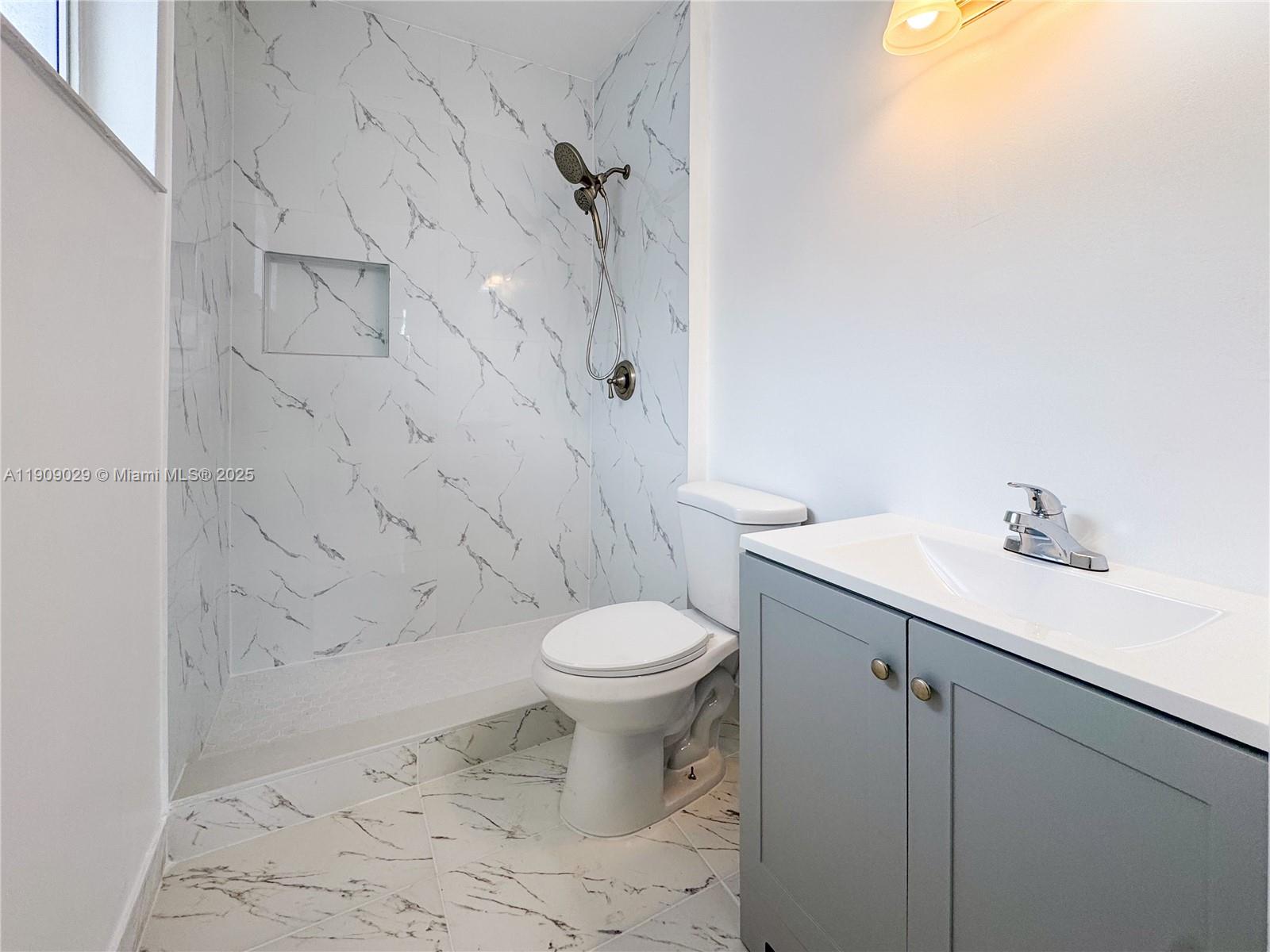 GARDENS OF HOMESTEAD - Residential Lease