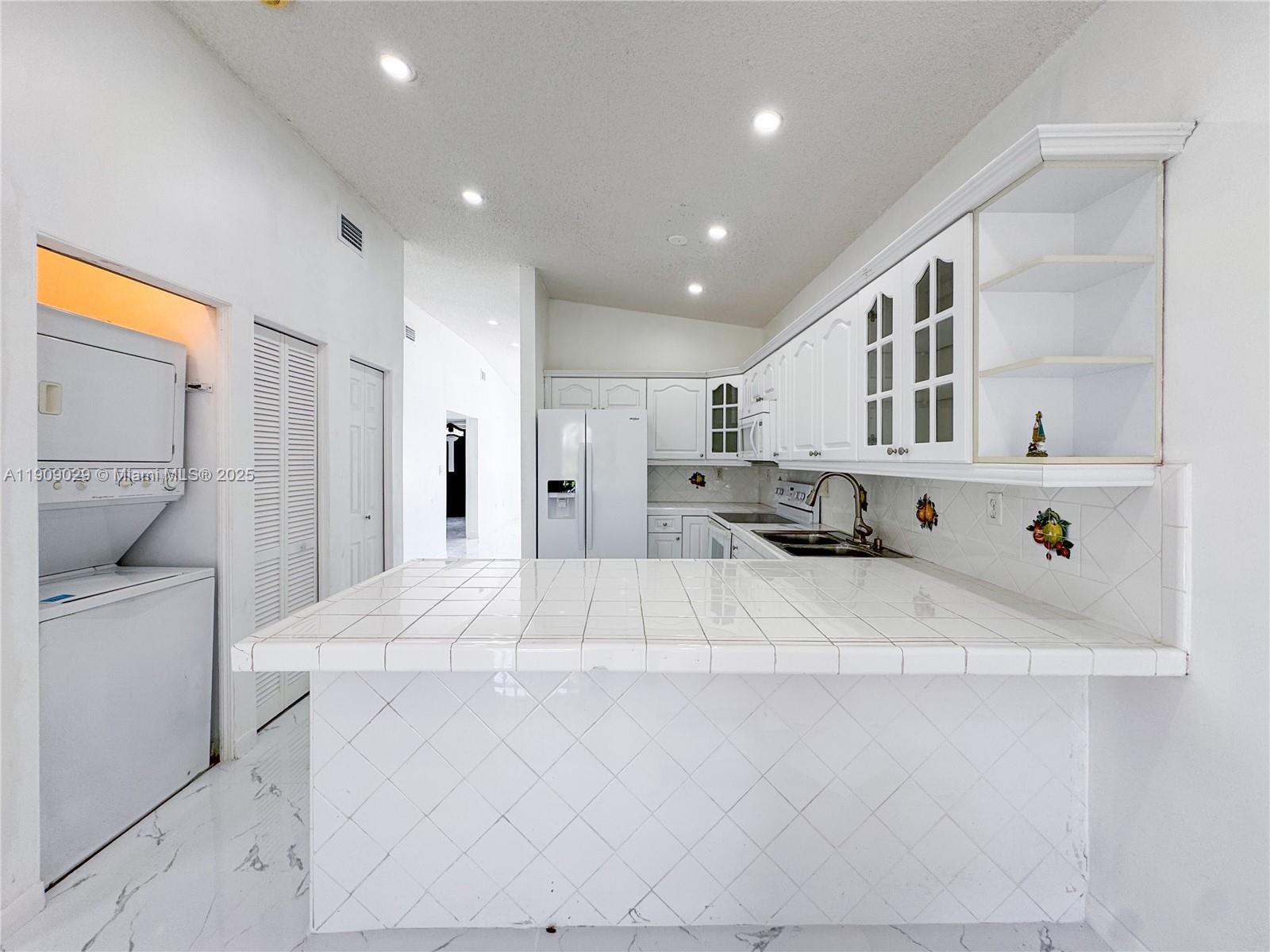 GARDENS OF HOMESTEAD - Residential Lease