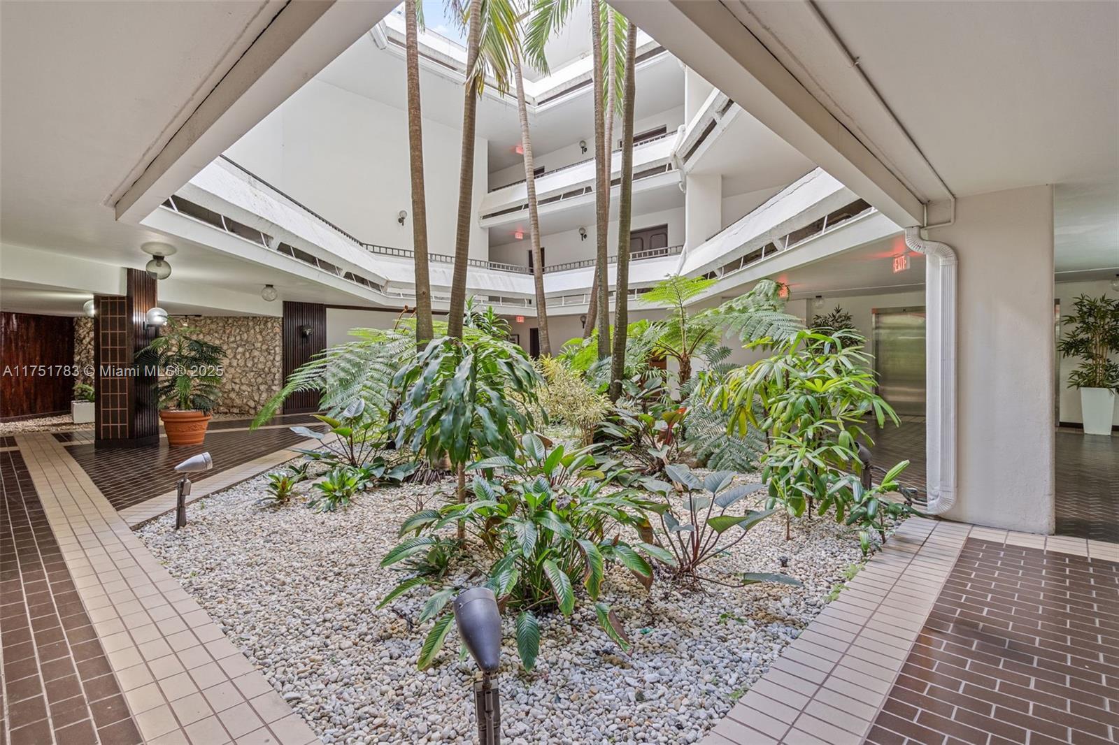 TOWERS OF KENDALE LAKES C - Residential
