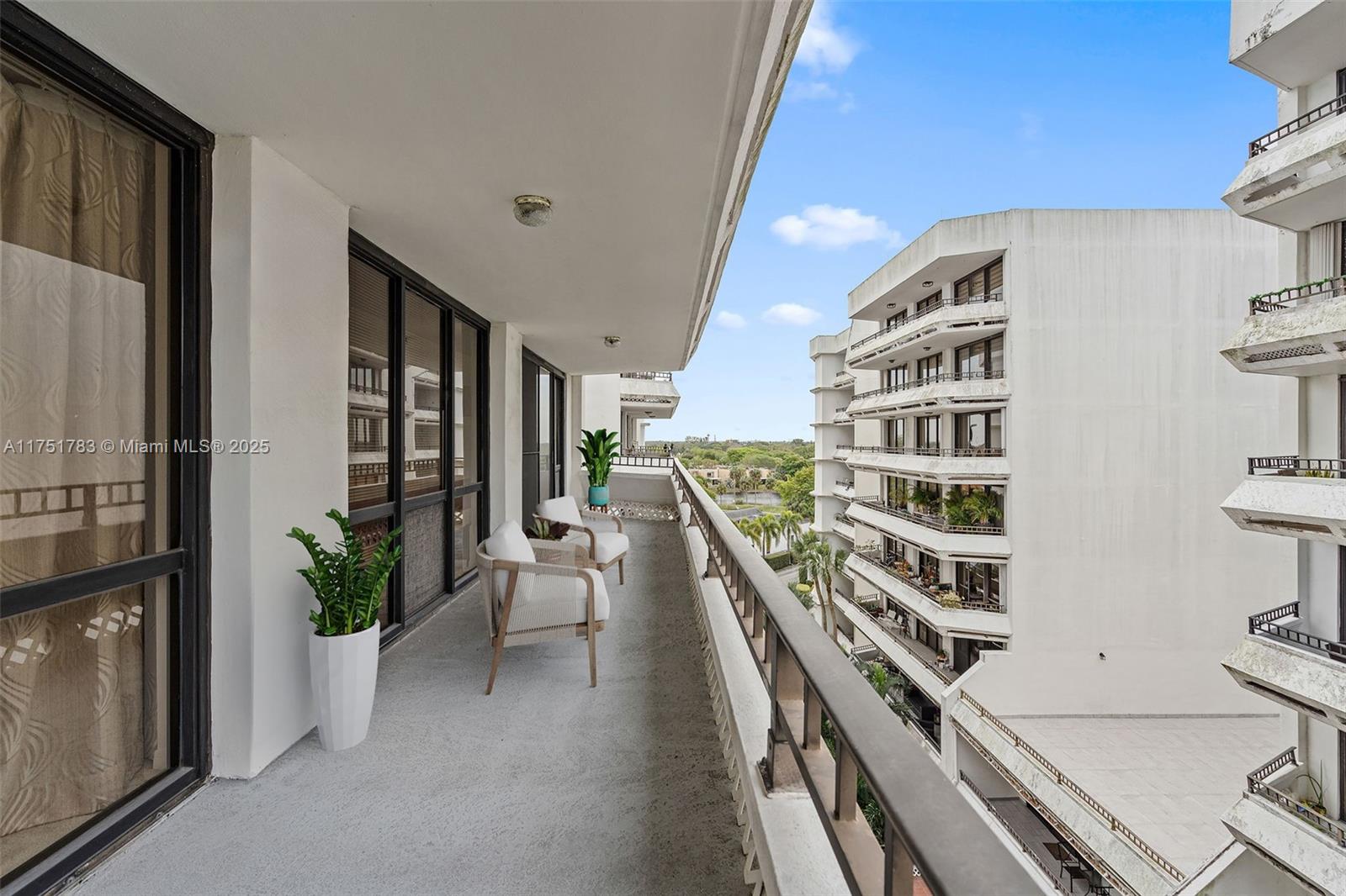 TOWERS OF KENDALE LAKES C - Residential