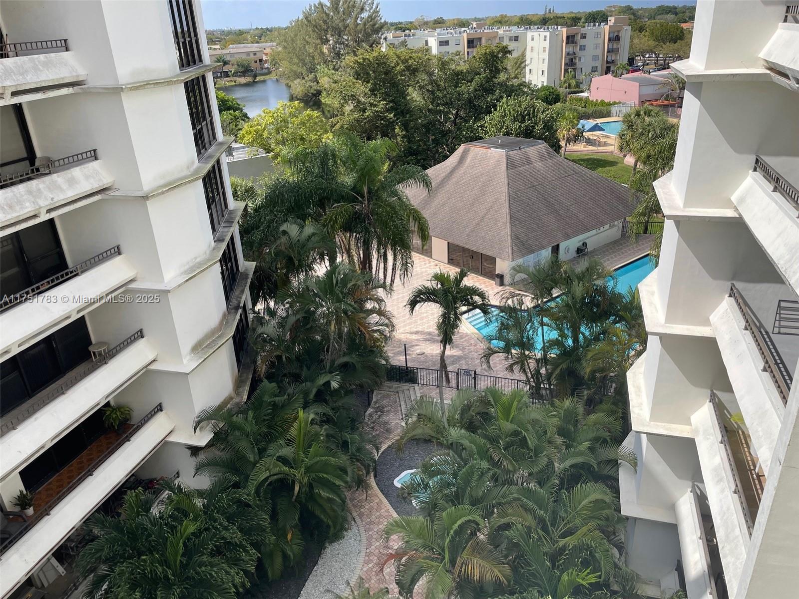 TOWERS OF KENDALE LAKES C - Residential