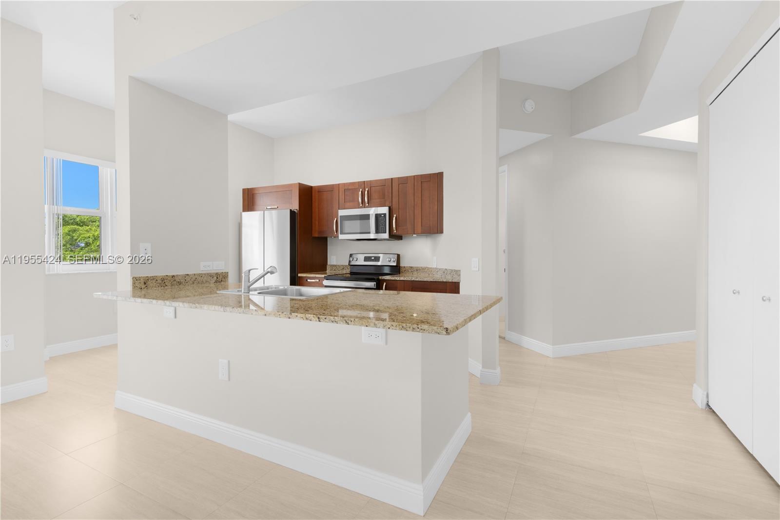 TURNBERRY VLG NO TOWER CO - Residential