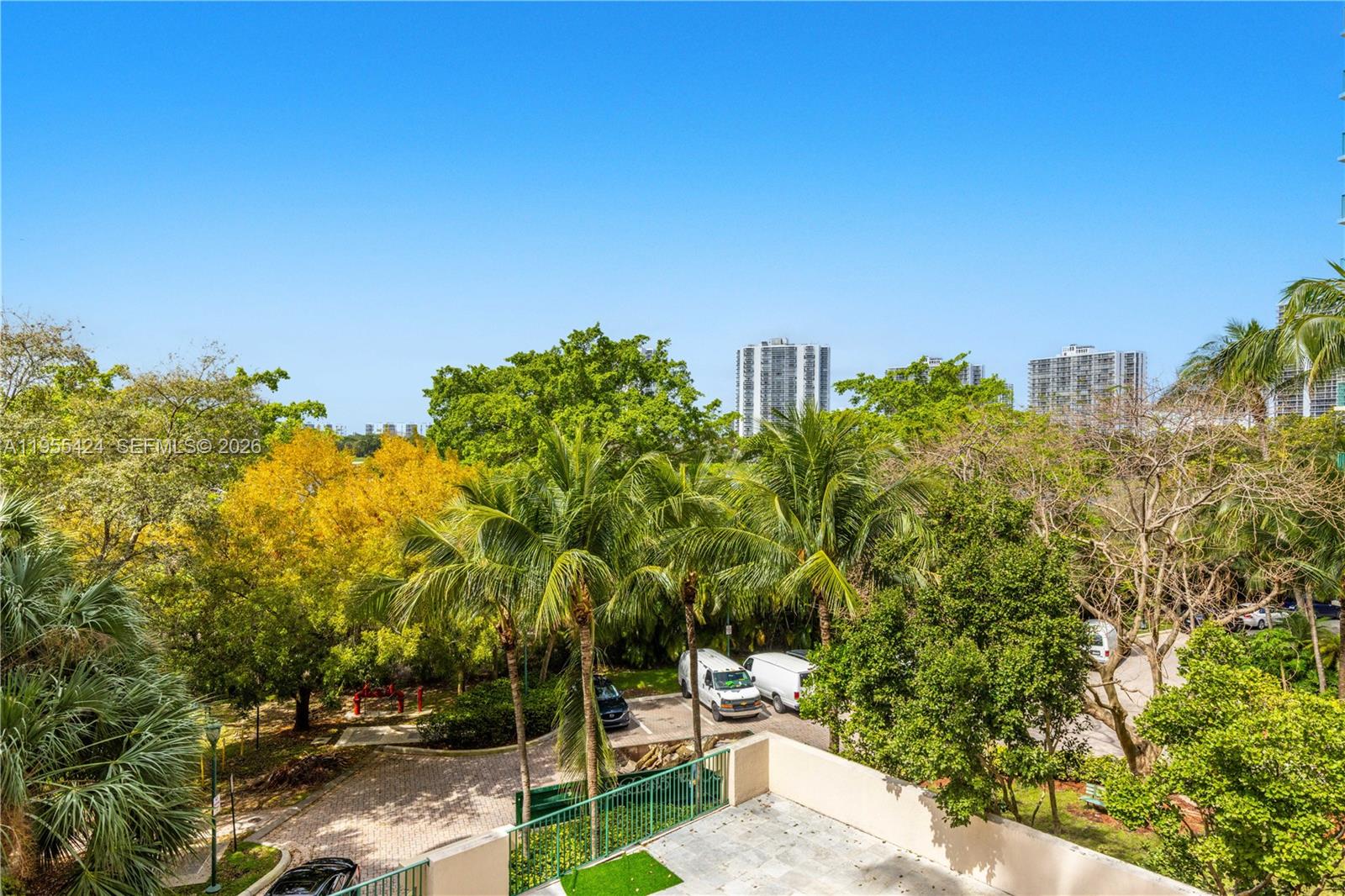 TURNBERRY VLG NO TOWER CO - Residential