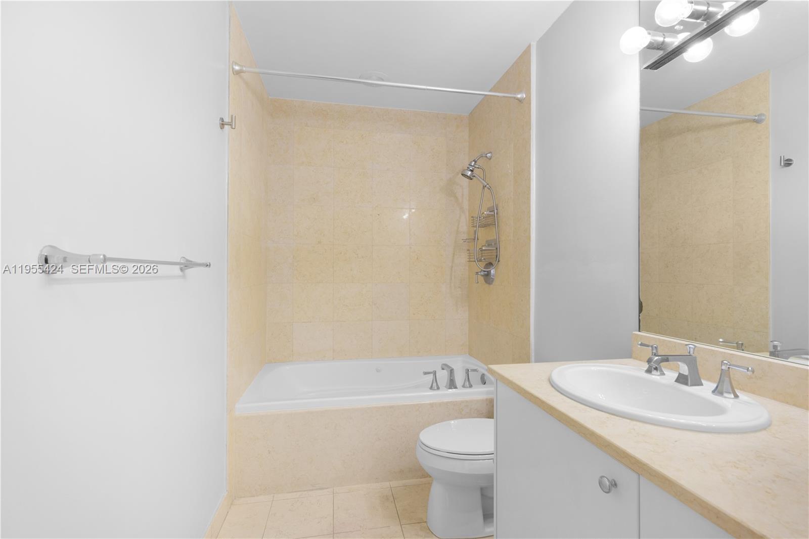 TURNBERRY VLG NO TOWER CO - Residential