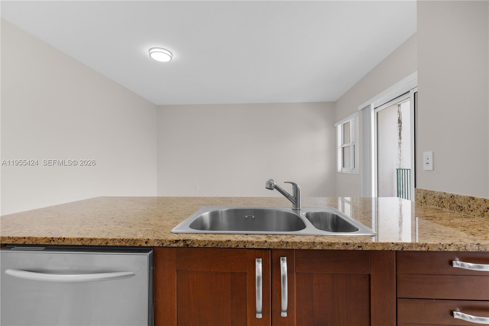 TURNBERRY VLG NO TOWER CO - Residential