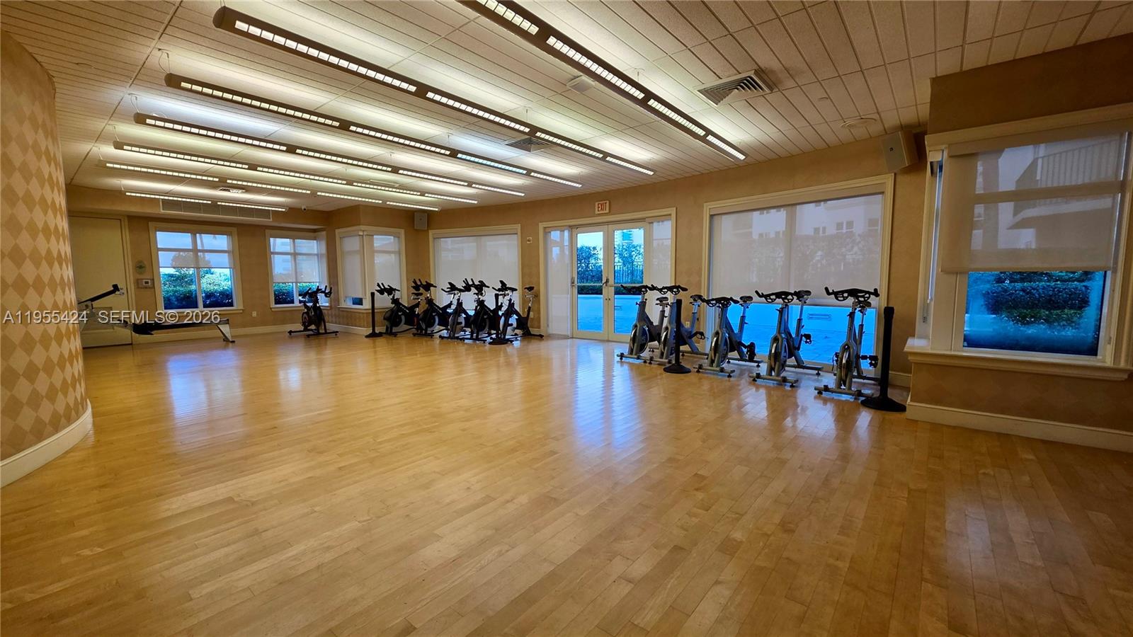 TURNBERRY VLG NO TOWER CO - Residential