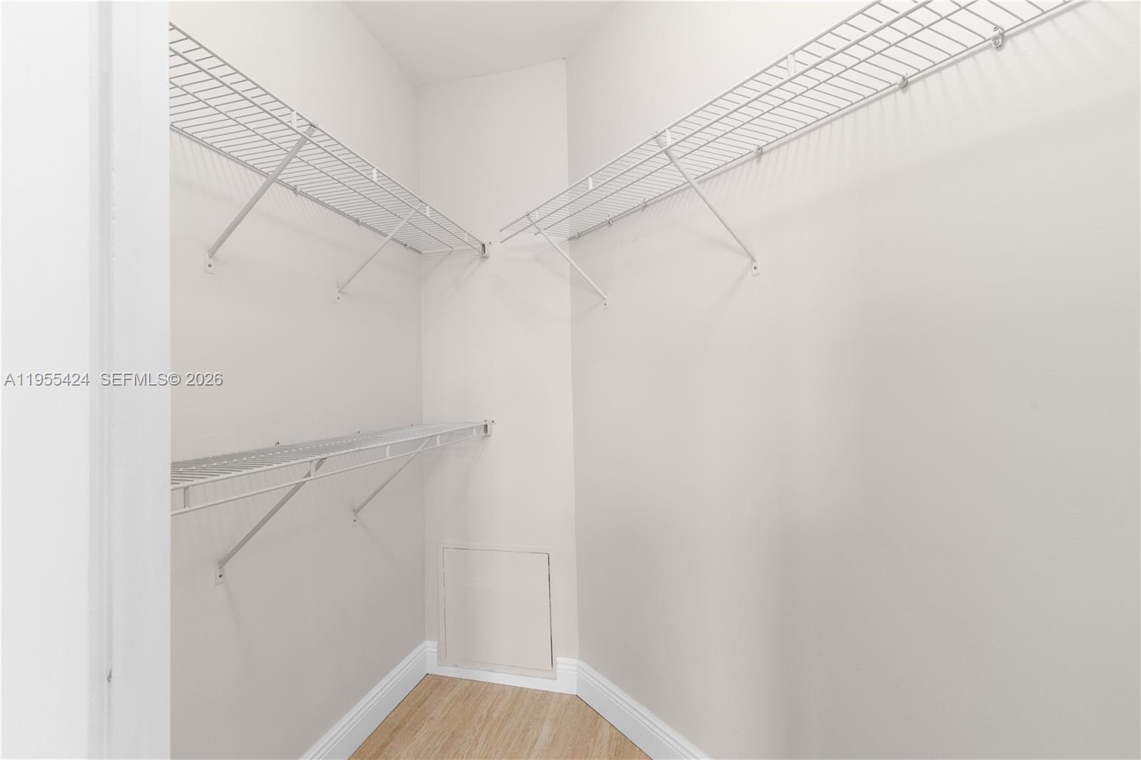 TURNBERRY VLG NO TOWER CO - Residential