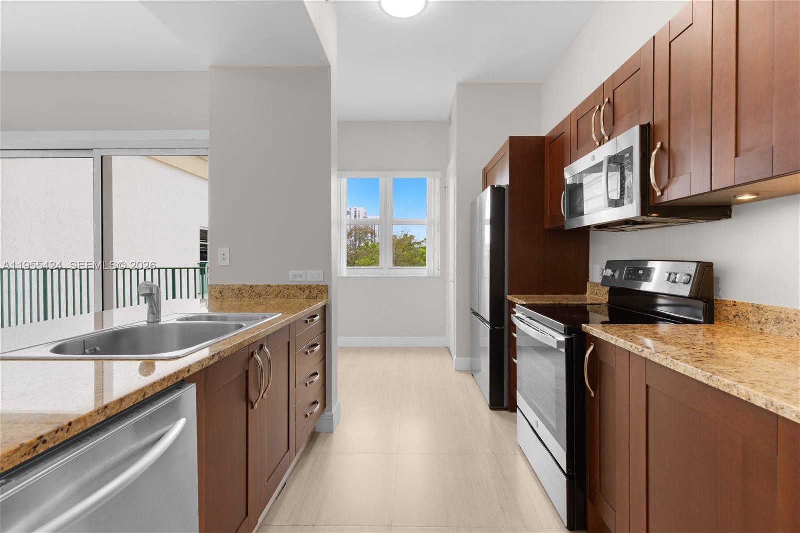 TURNBERRY VLG NO TOWER CO - Residential