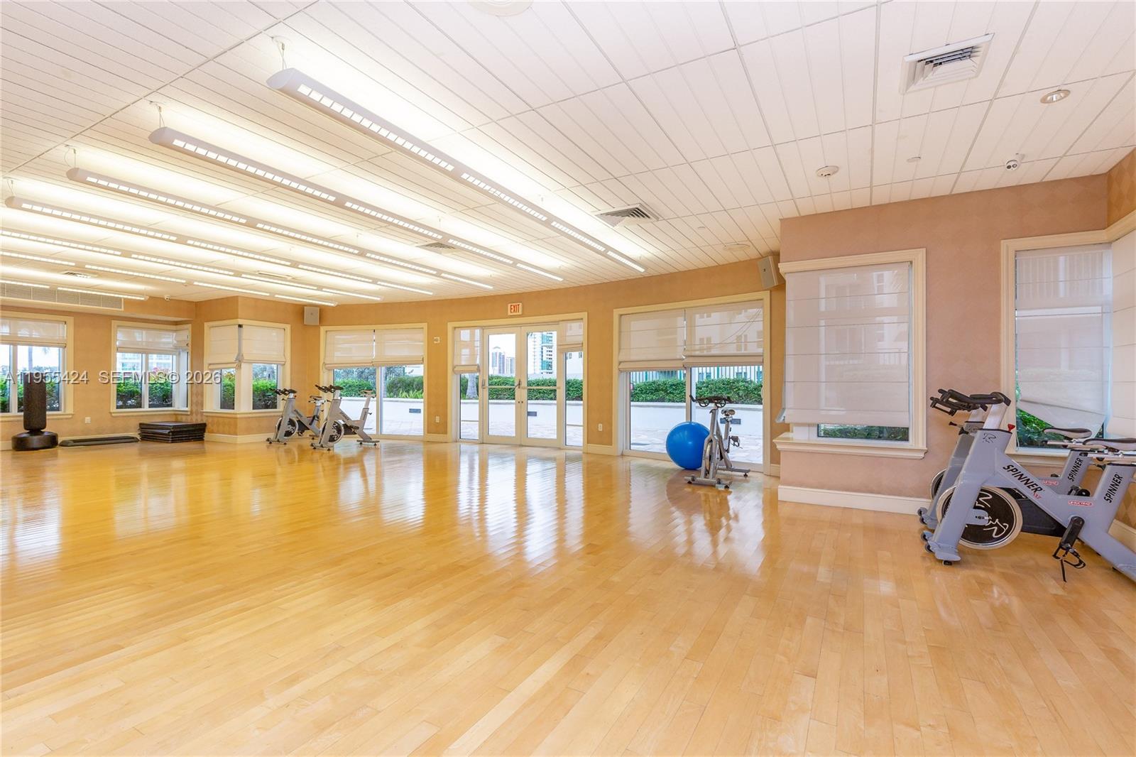 TURNBERRY VLG NO TOWER CO - Residential