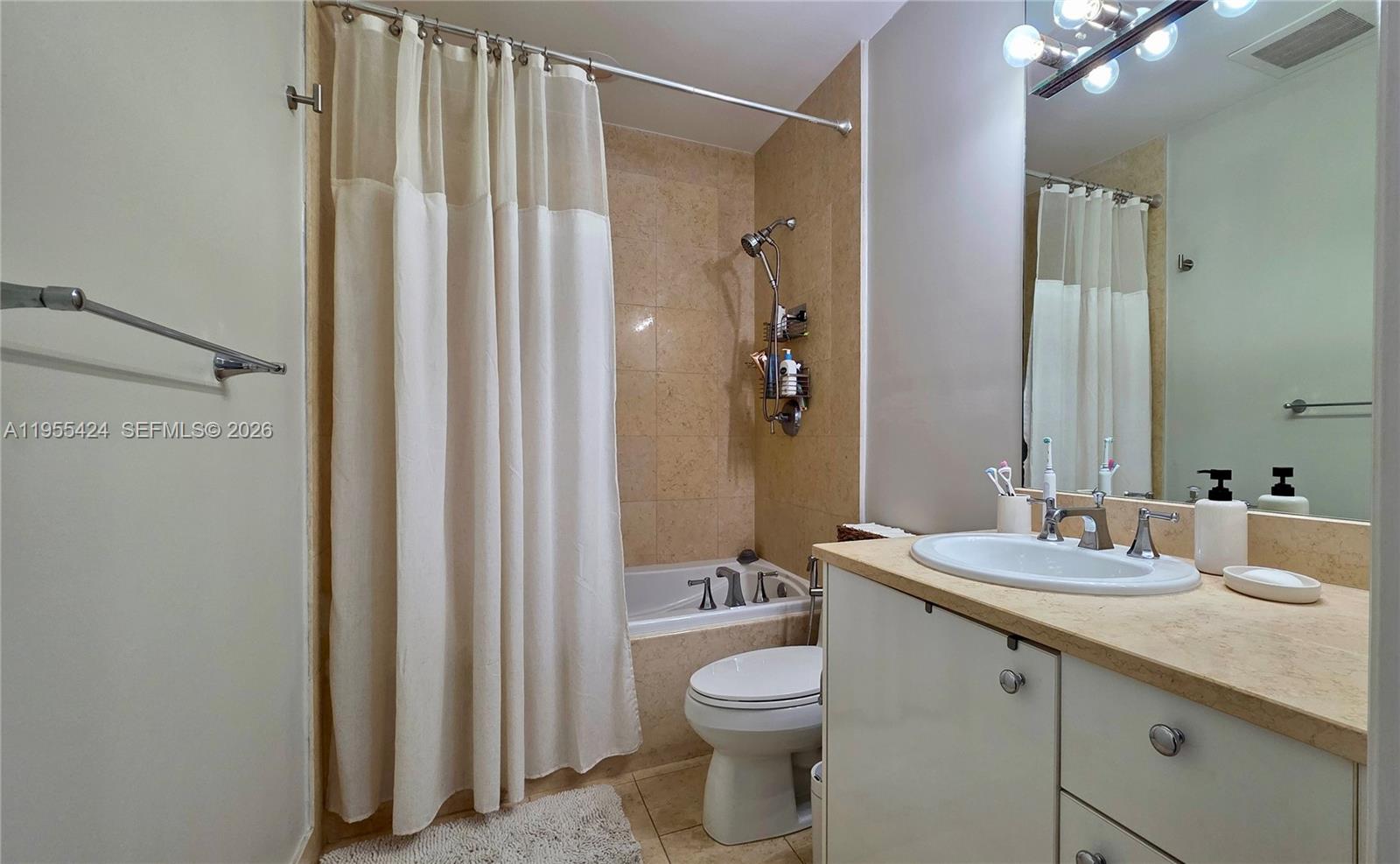 TURNBERRY VLG NO TOWER CO - Residential