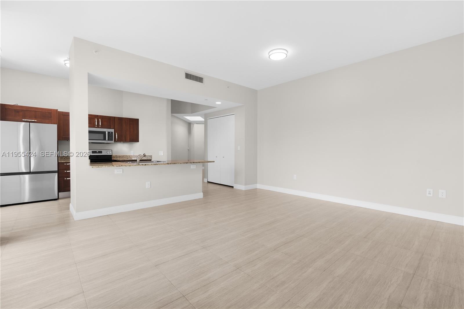 TURNBERRY VLG NO TOWER CO - Residential