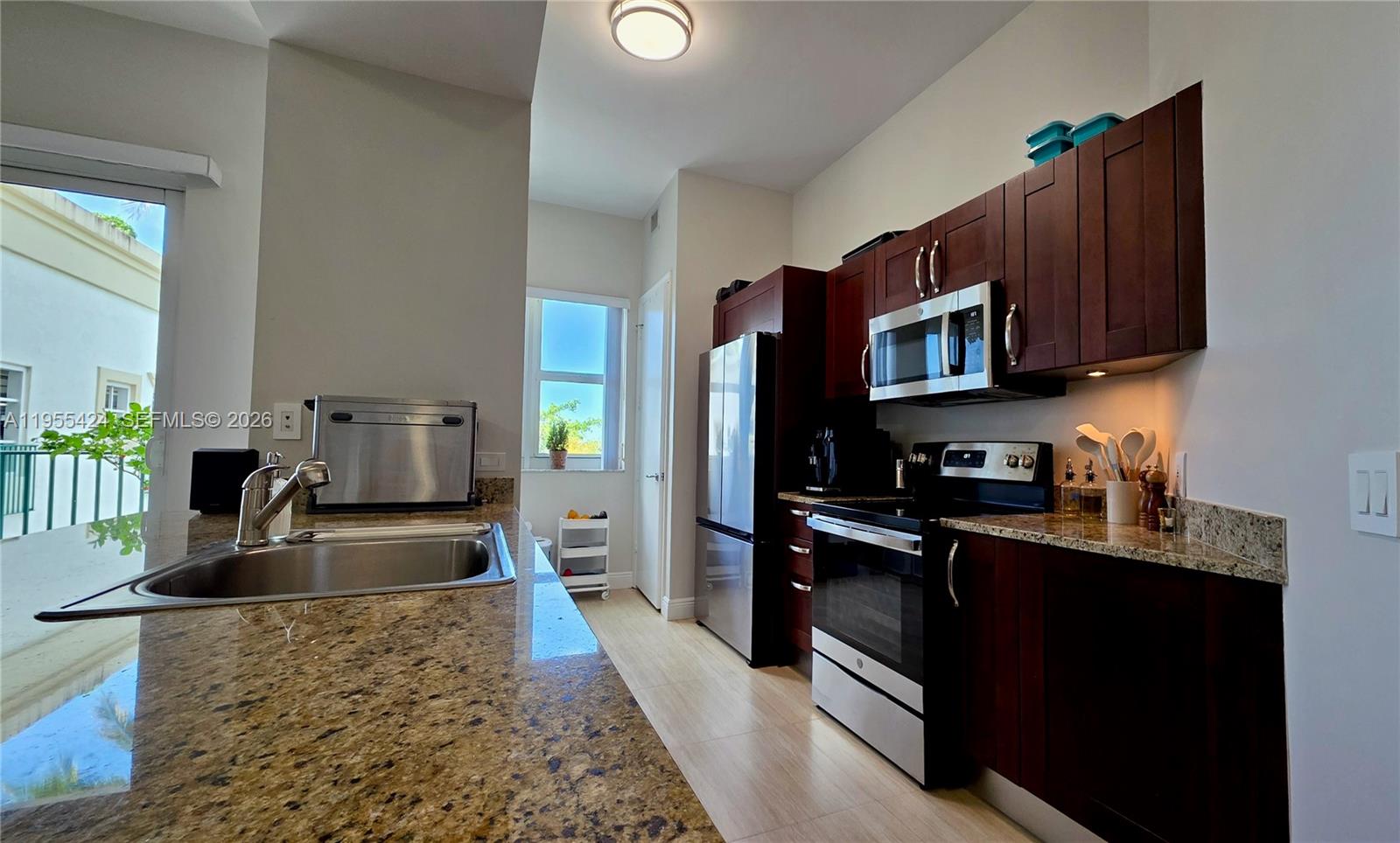 TURNBERRY VLG NO TOWER CO - Residential