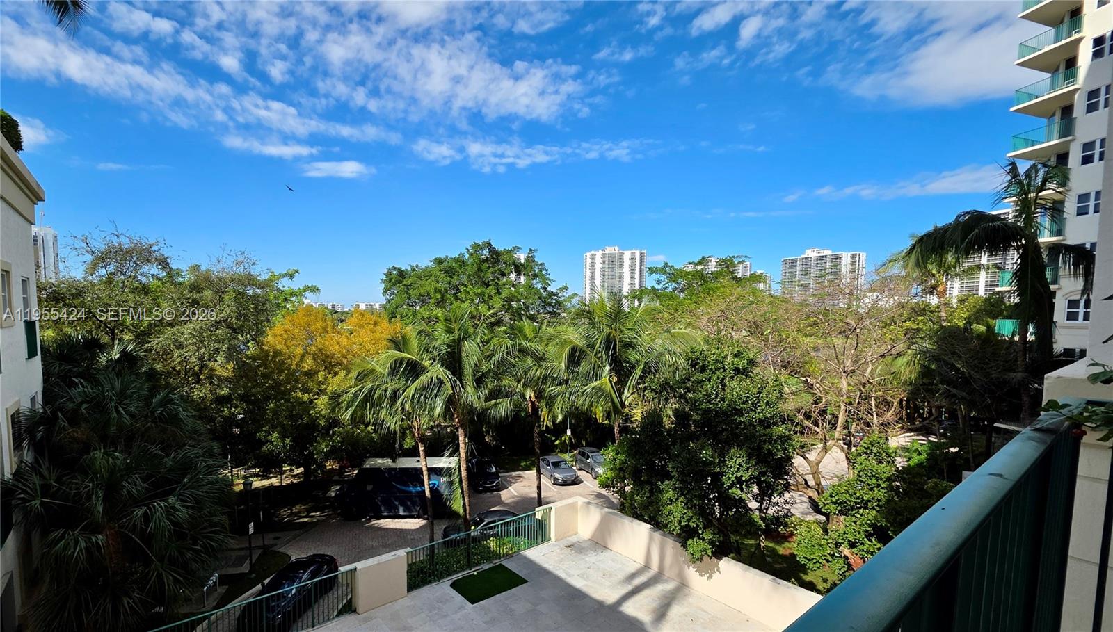 TURNBERRY VLG NO TOWER CO - Residential