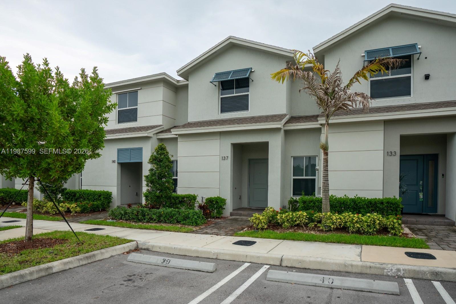 MIAMI LAND AND DEVELOPMEN - Residential Lease