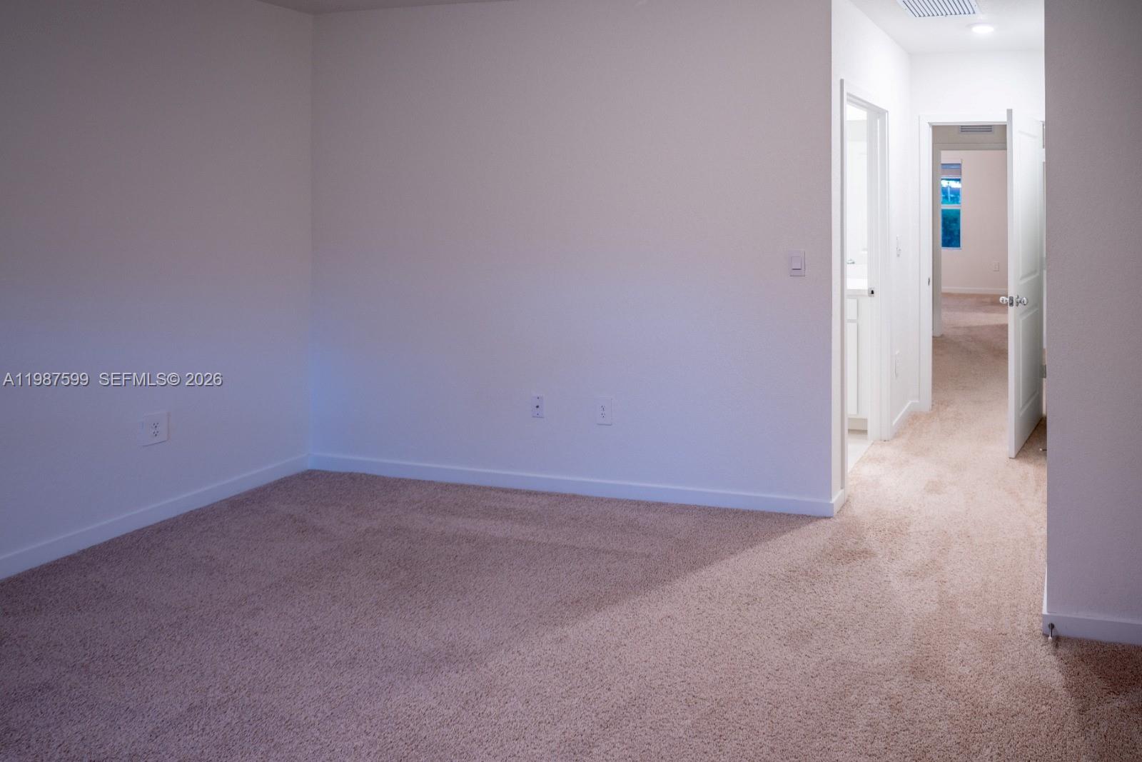 MIAMI LAND AND DEVELOPMEN - Residential Lease