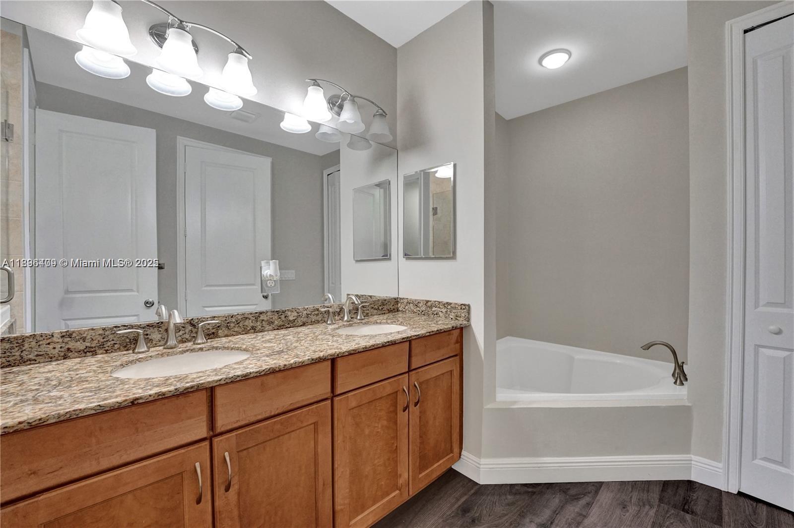 PARKLAND VILLAGE REPLAT O - Residential