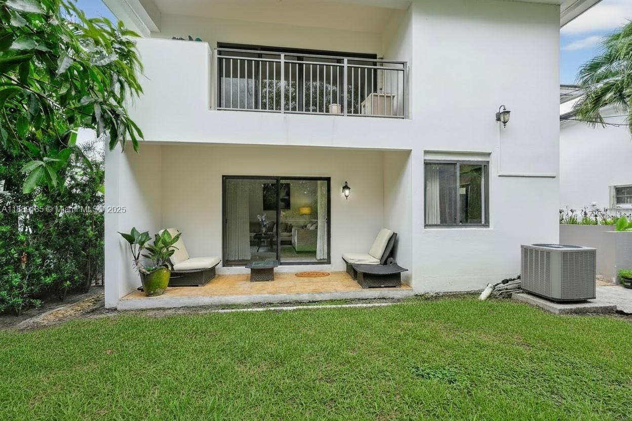 CORAL GABLES RIVIERA - Residential