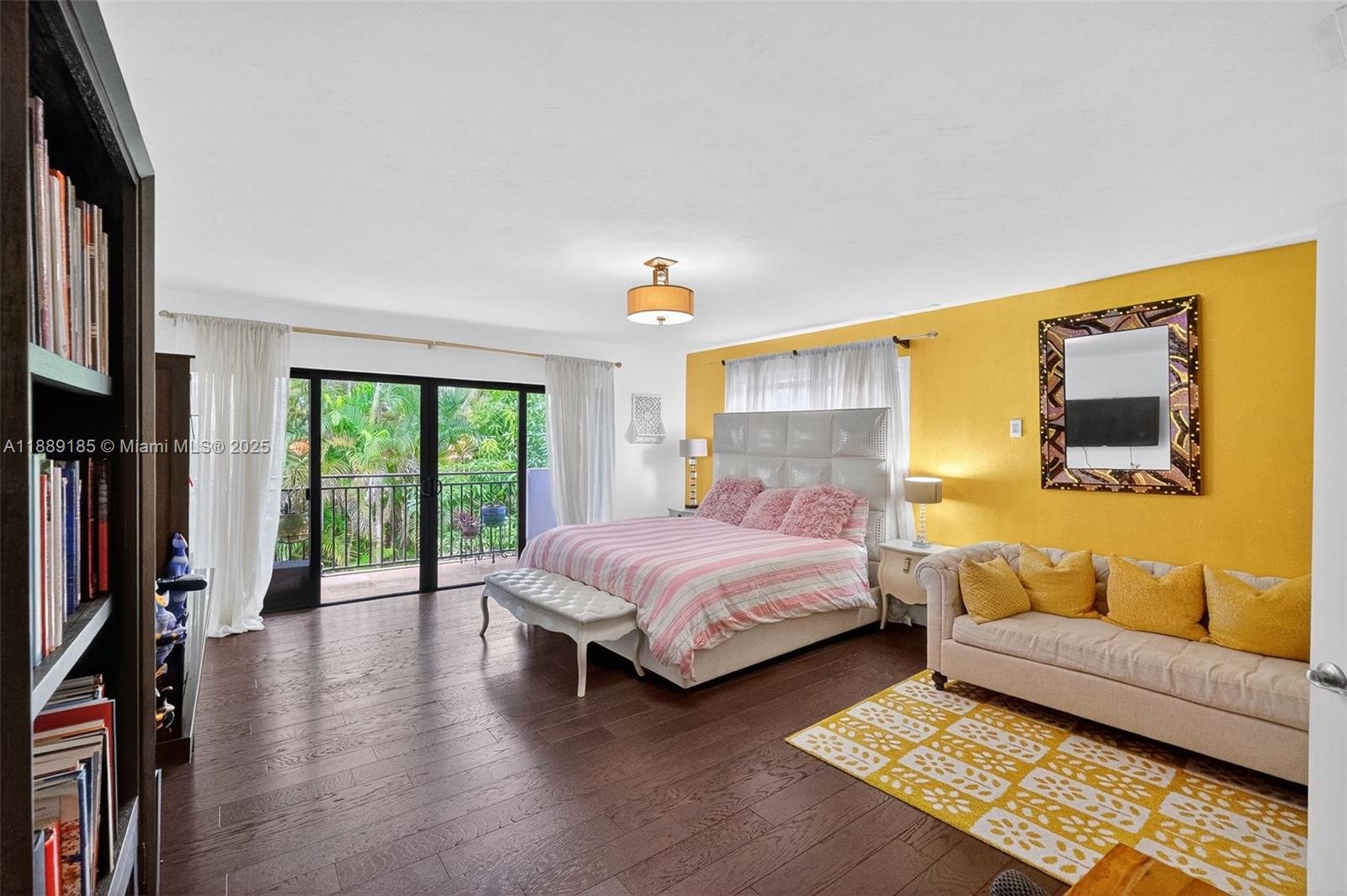 CORAL GABLES RIVIERA - Residential