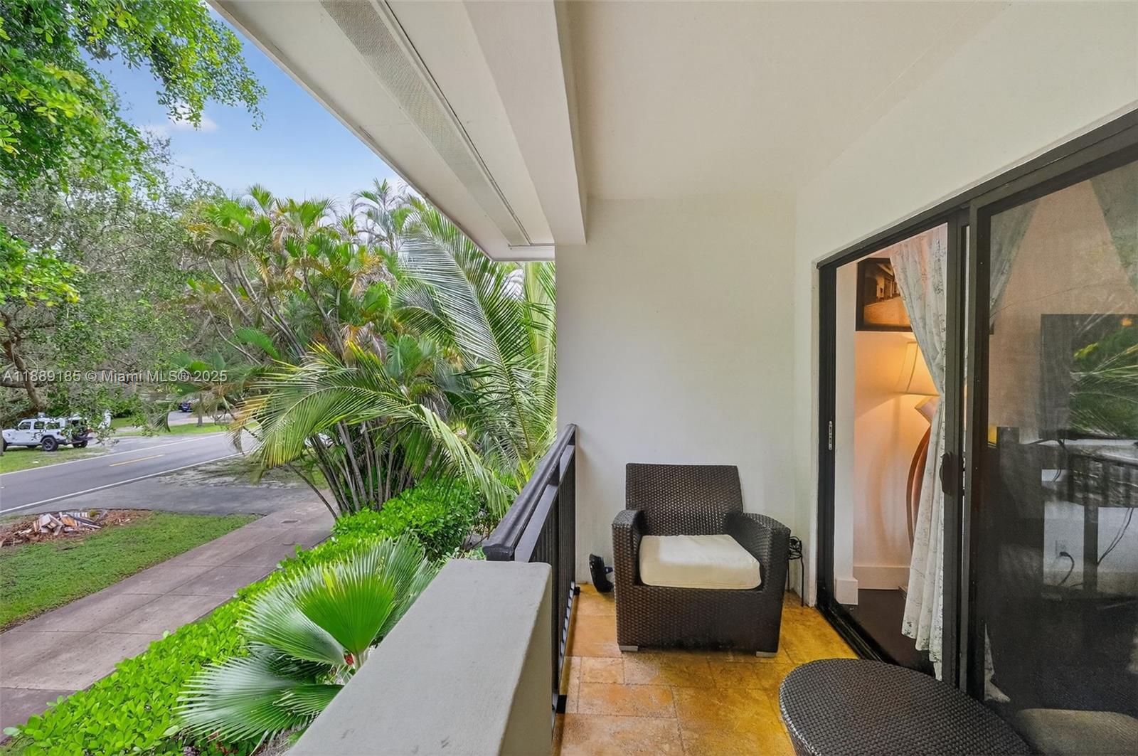 CORAL GABLES RIVIERA - Residential