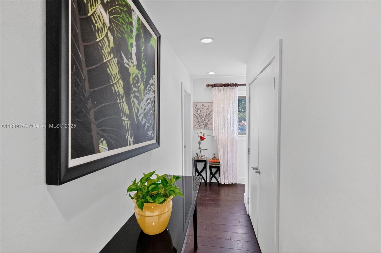 CORAL GABLES RIVIERA - Residential