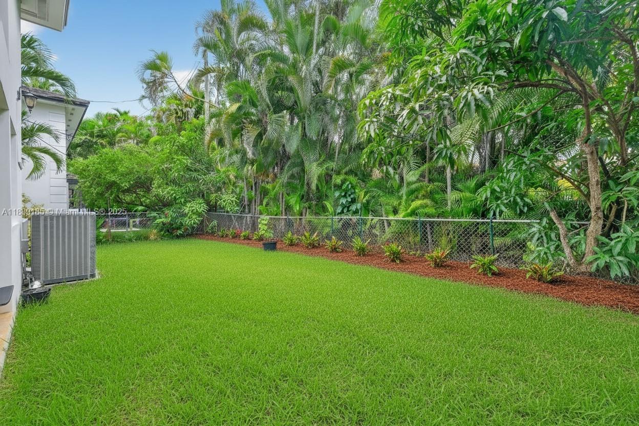 CORAL GABLES RIVIERA - Residential