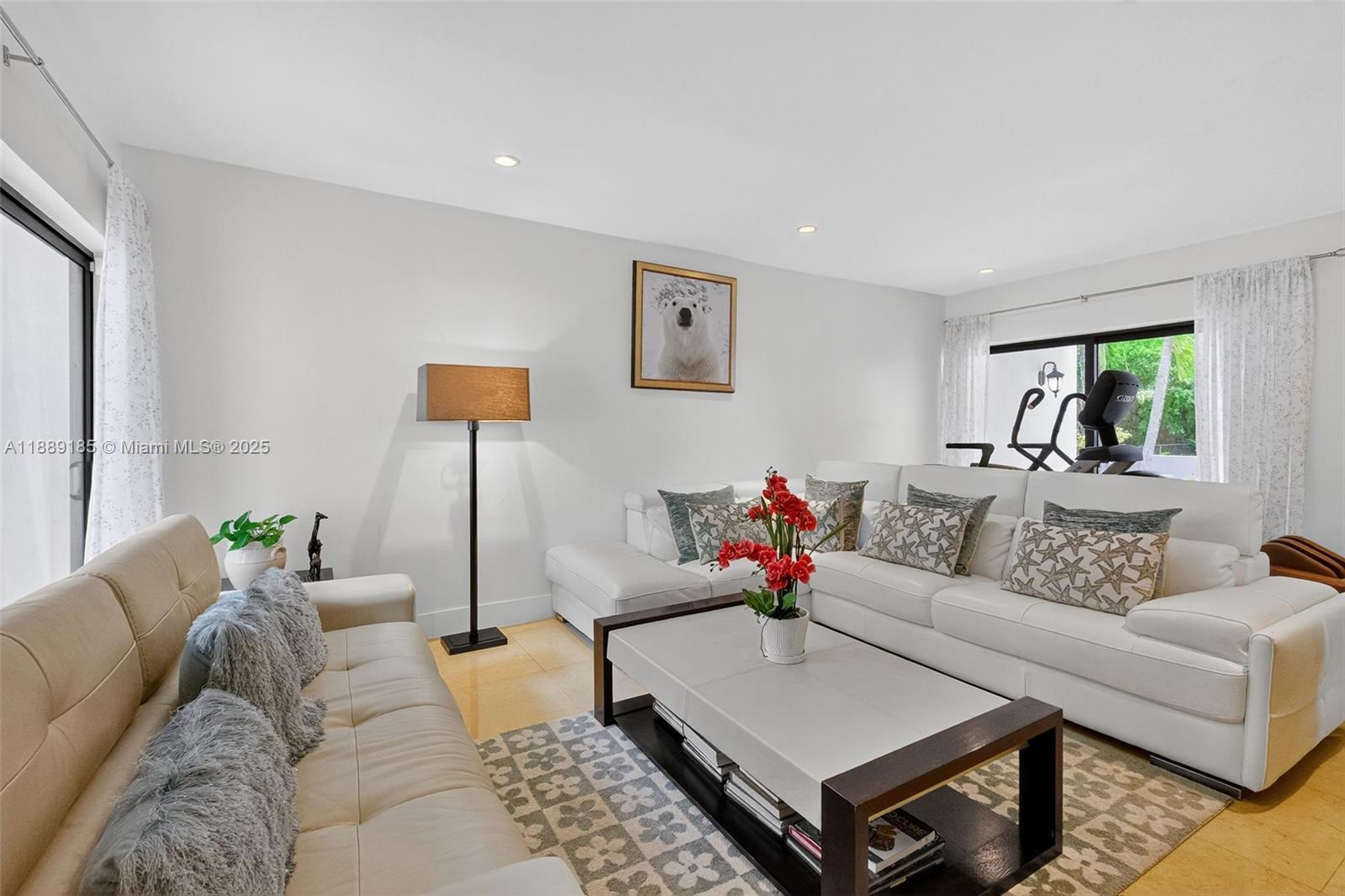 CORAL GABLES RIVIERA - Residential