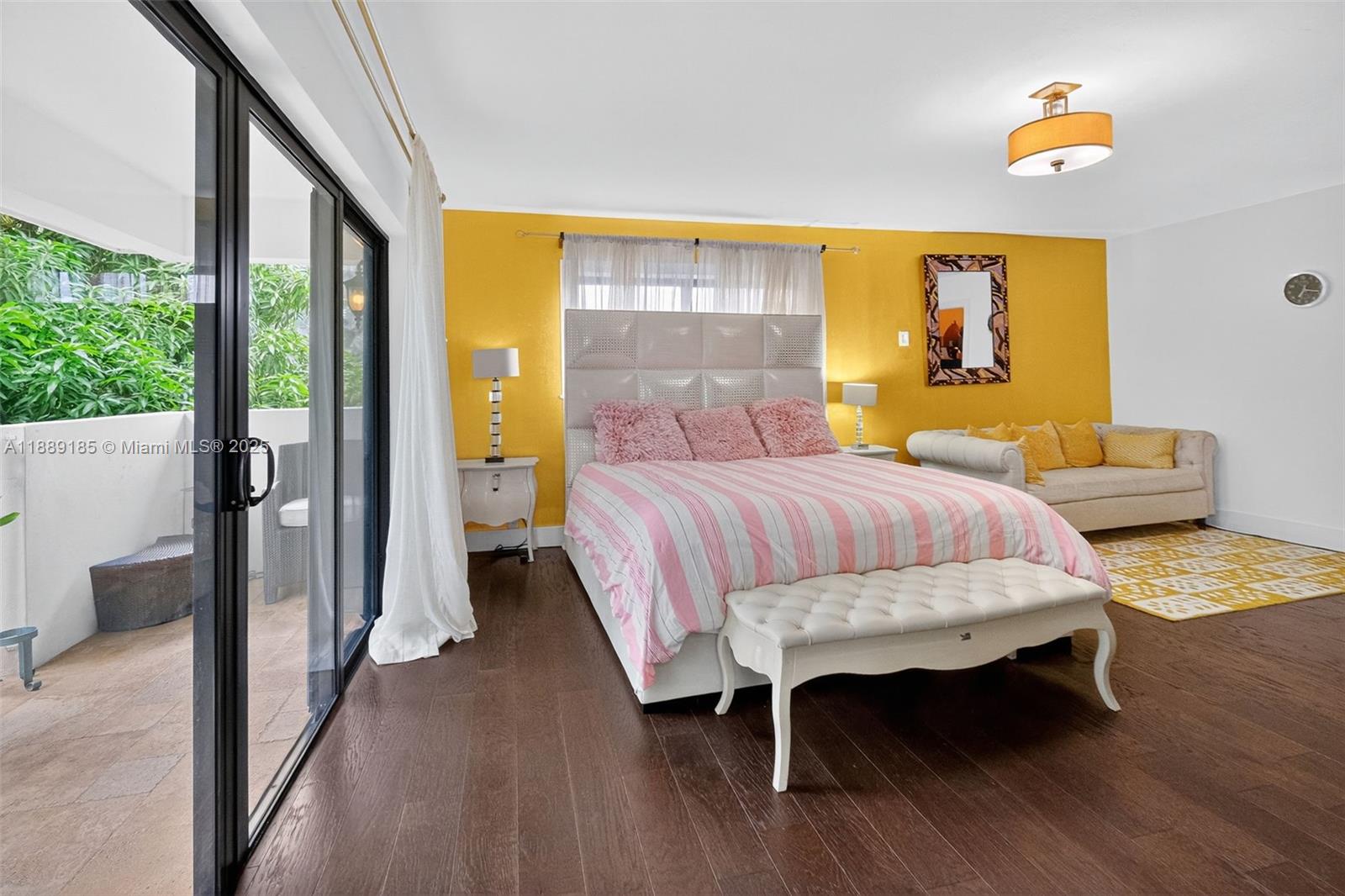 CORAL GABLES RIVIERA - Residential