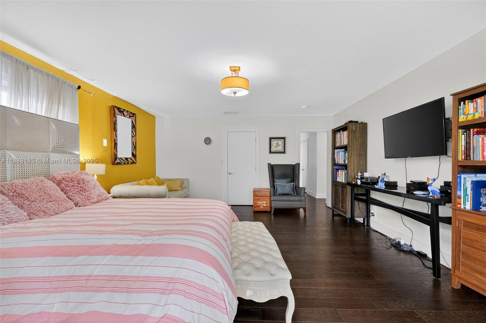 CORAL GABLES RIVIERA - Residential