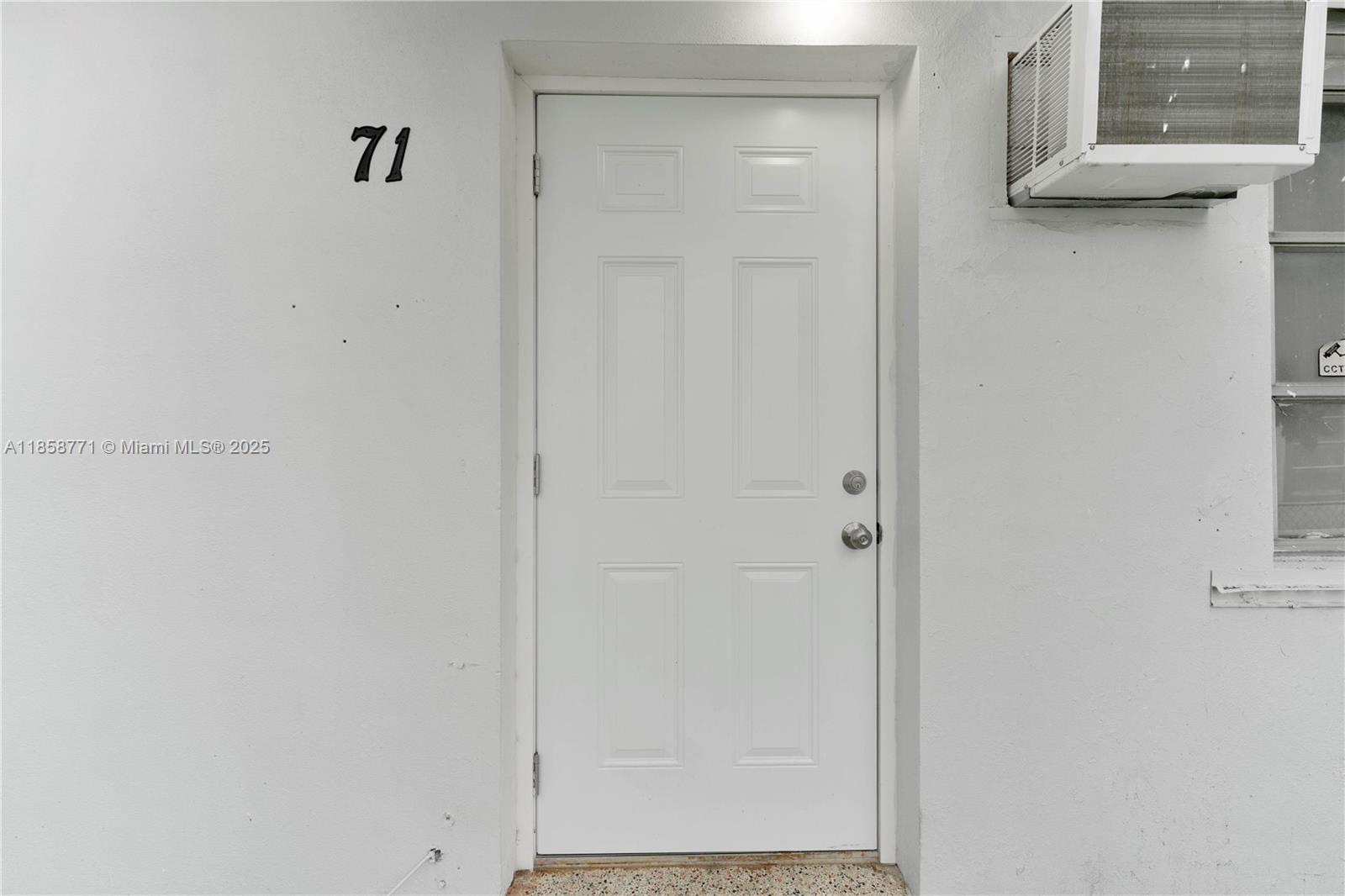 69 NW 5th St