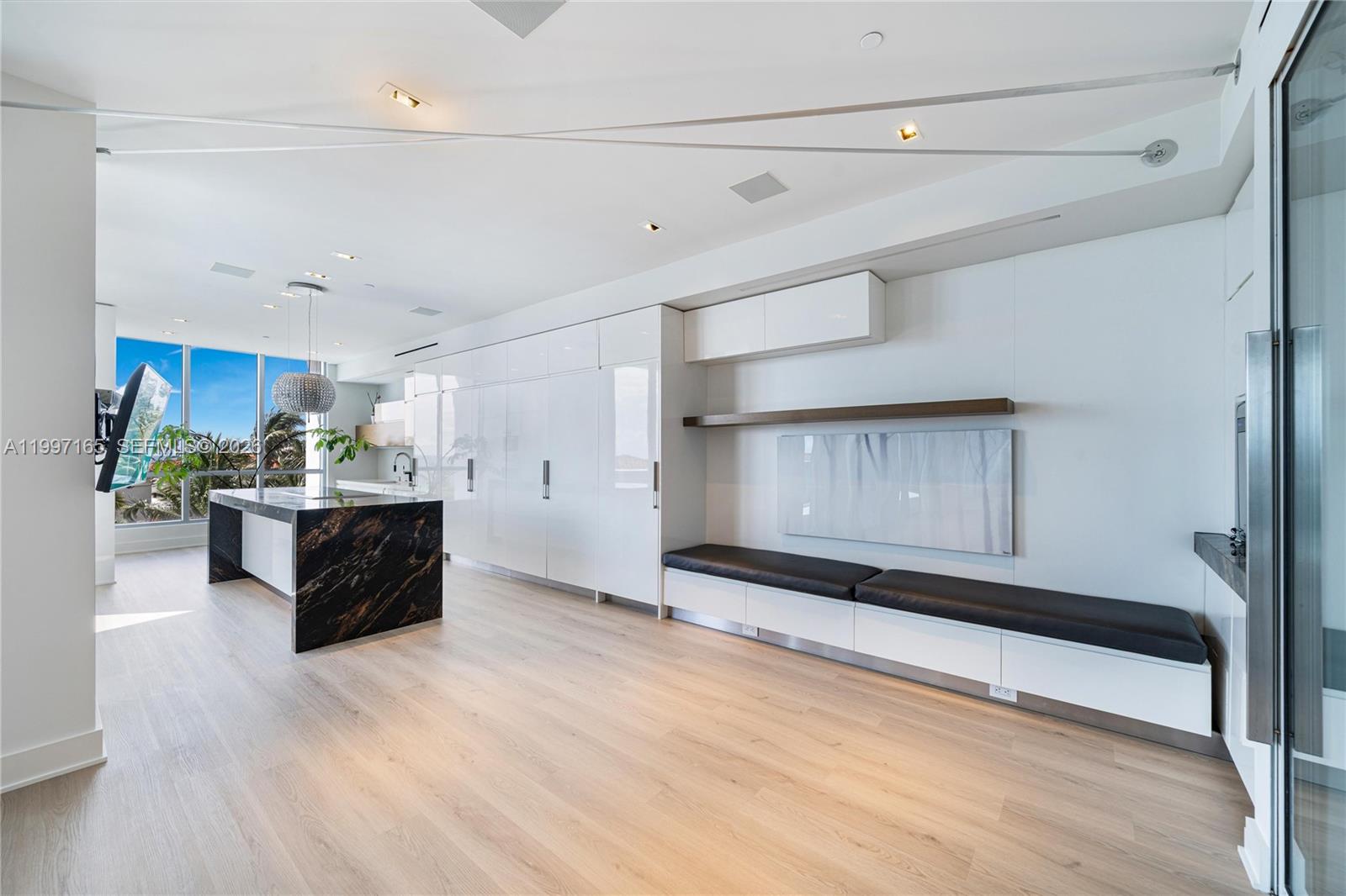 THE RESIDENCES AT THE BAT - Residential Lease