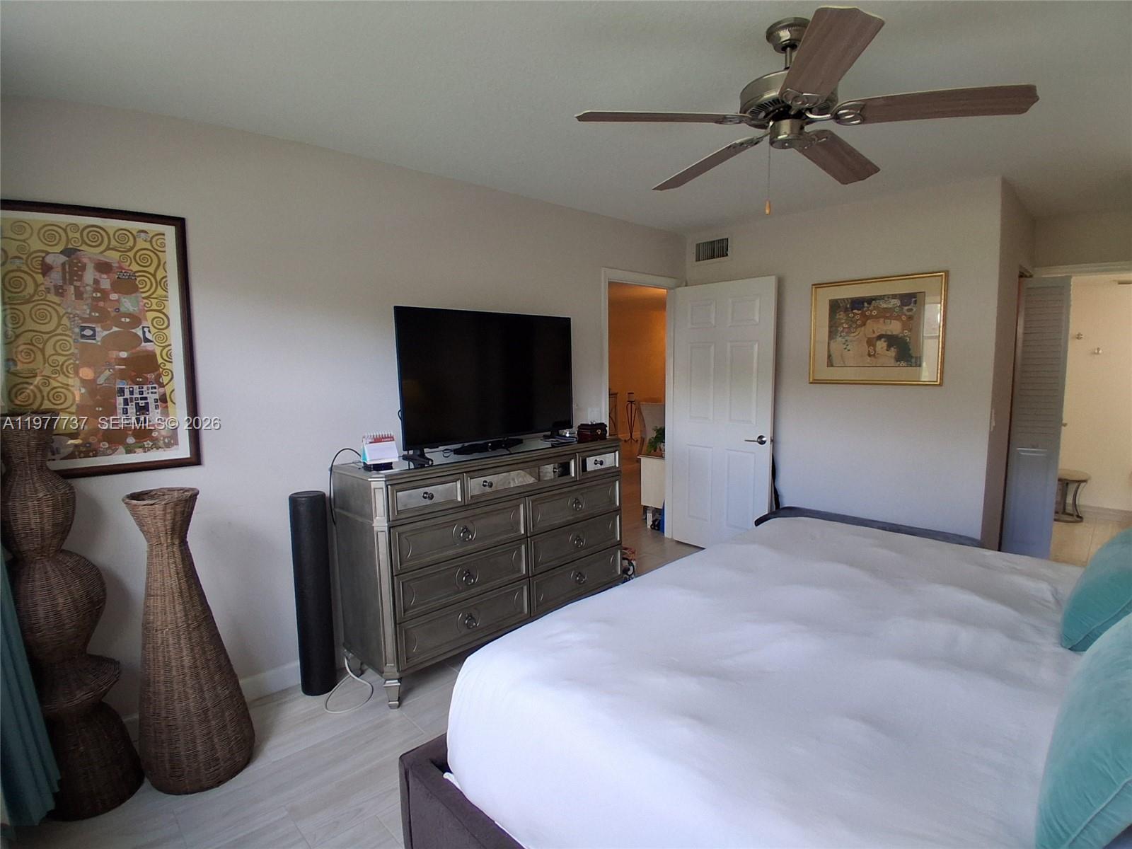 SUNRISE LAKES 206 CONDO - Residential