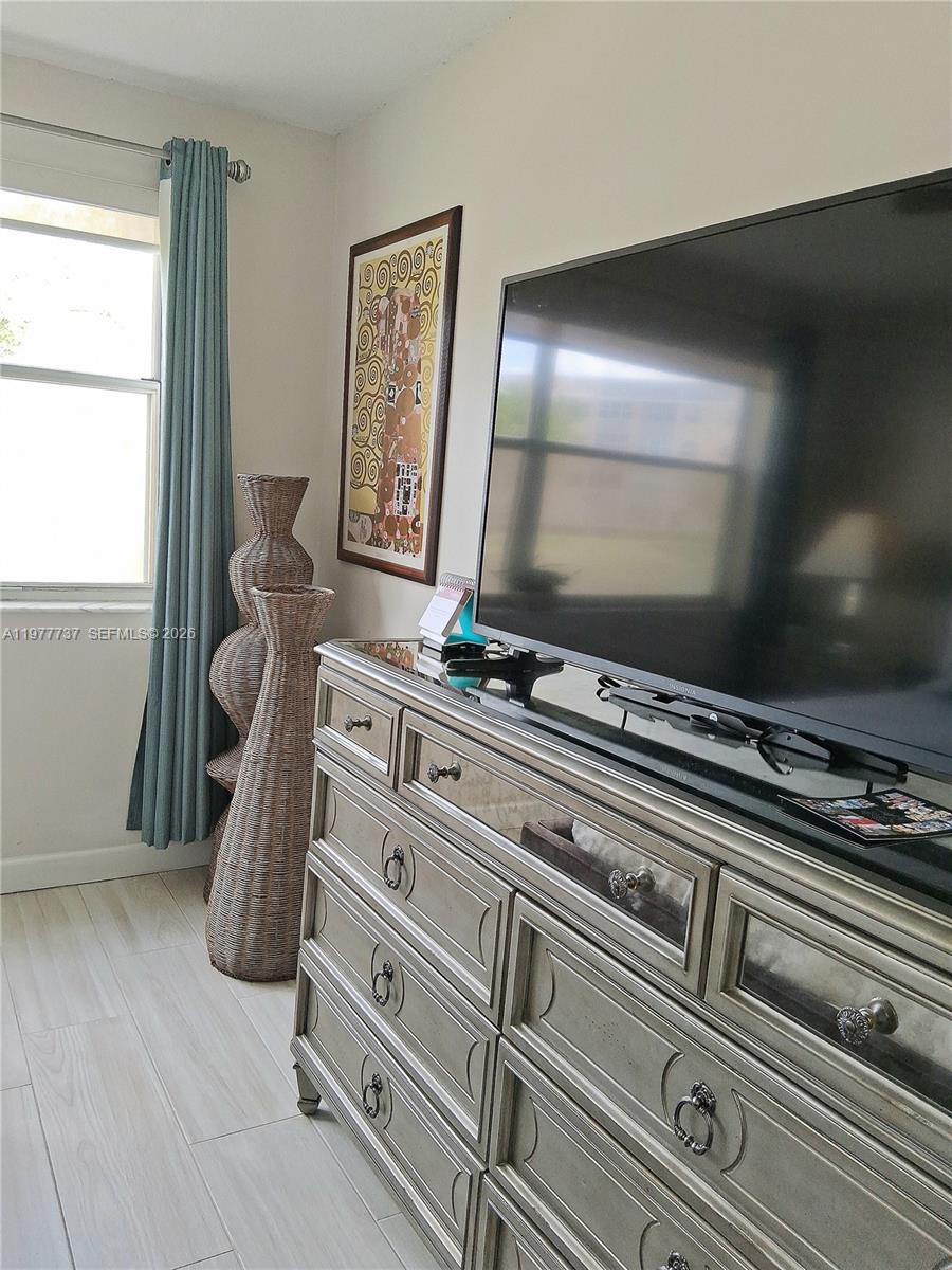 SUNRISE LAKES 206 CONDO - Residential