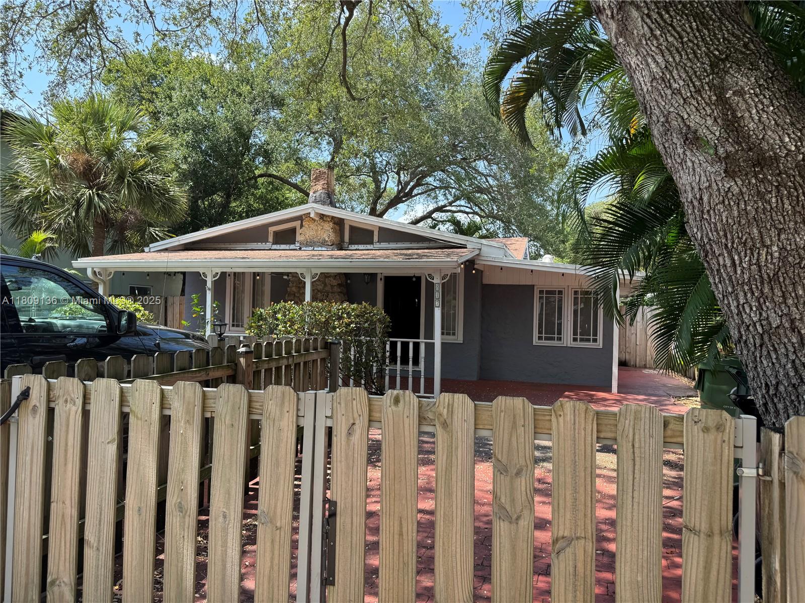 817 Sw 4th Ct, Fort Lauderdale, Broward County, Florida - 1 Bedrooms  
2 Bathrooms - 