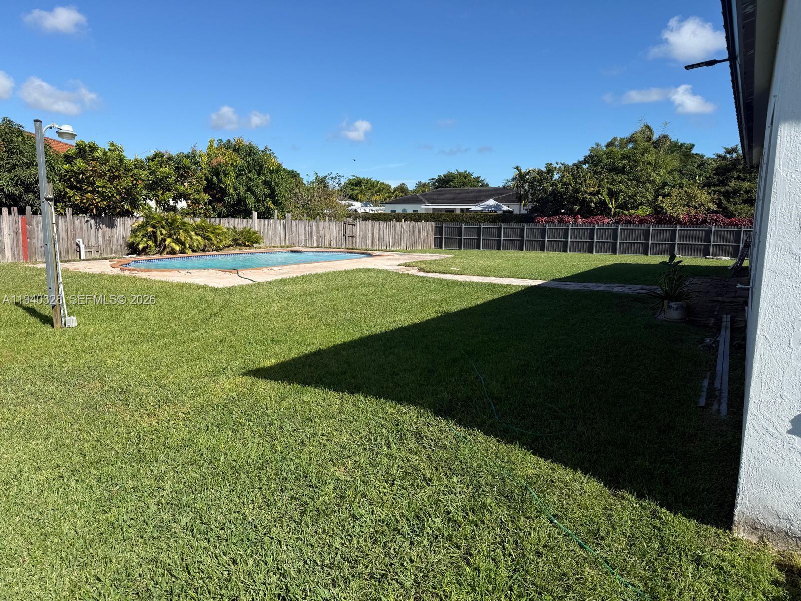 ESTATE MANSIONS - Residential