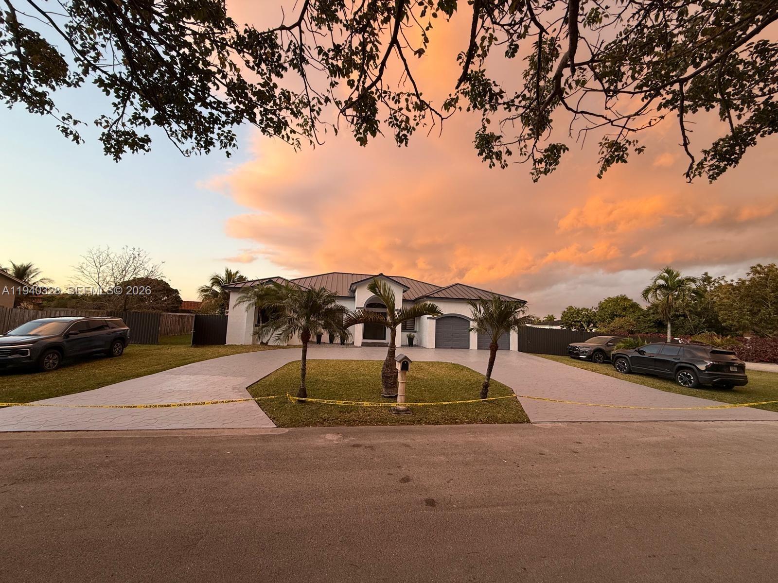 ESTATE MANSIONS - Residential