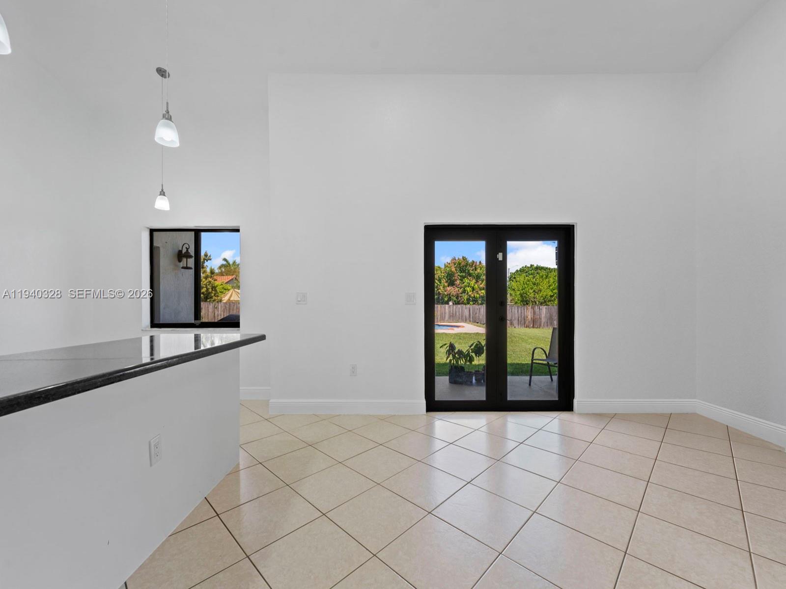 ESTATE MANSIONS - Residential