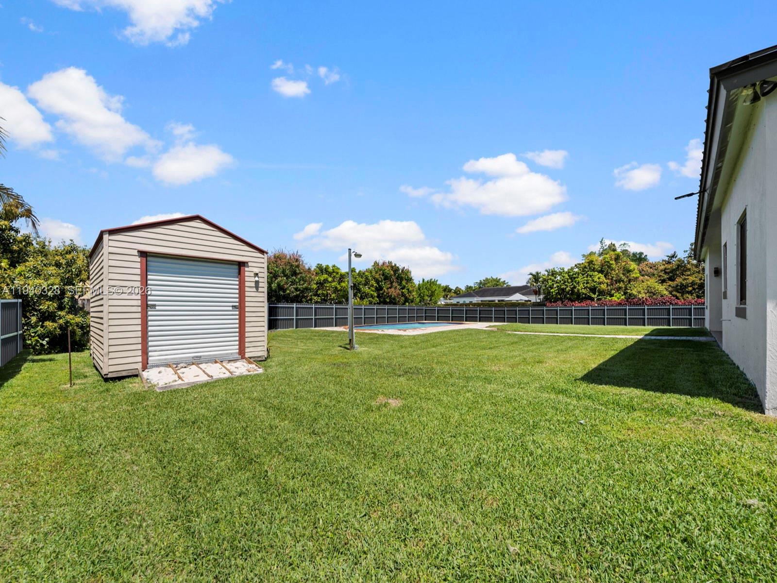 ESTATE MANSIONS - Residential