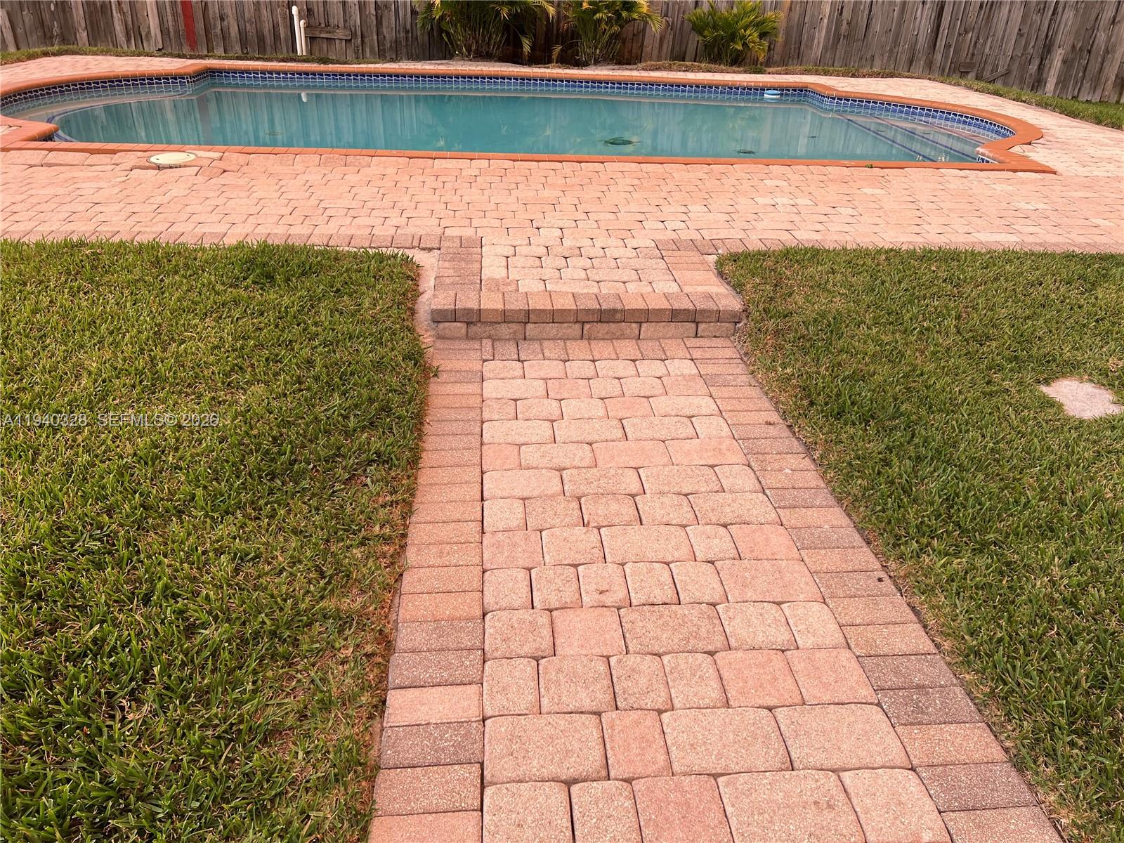 ESTATE MANSIONS - Residential