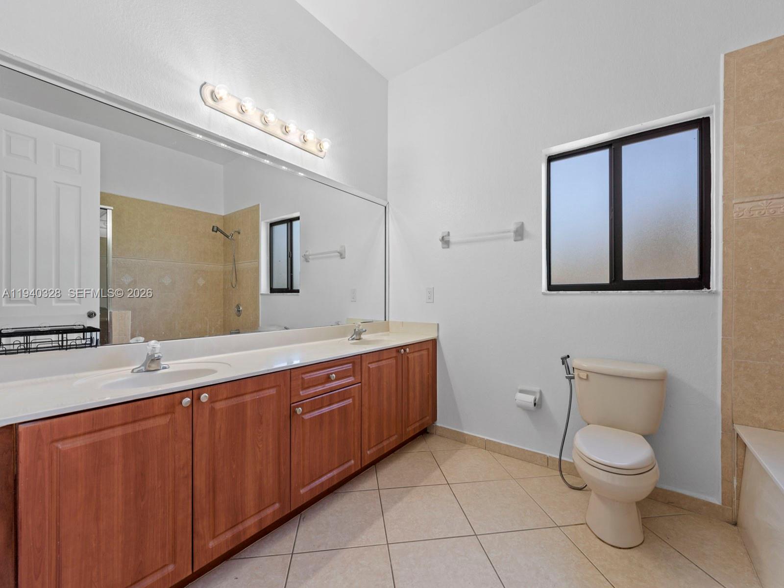 ESTATE MANSIONS - Residential