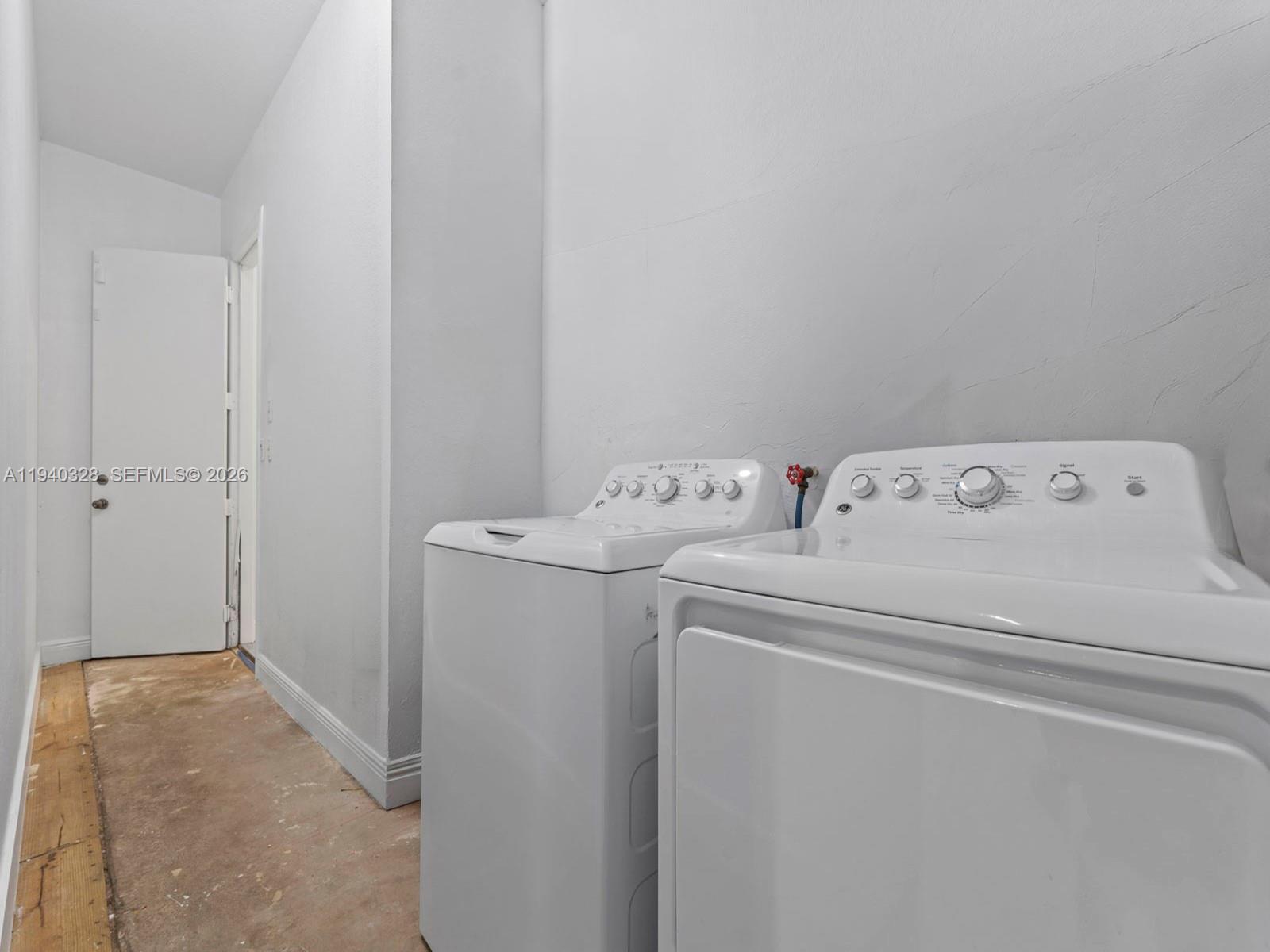 ESTATE MANSIONS - Residential