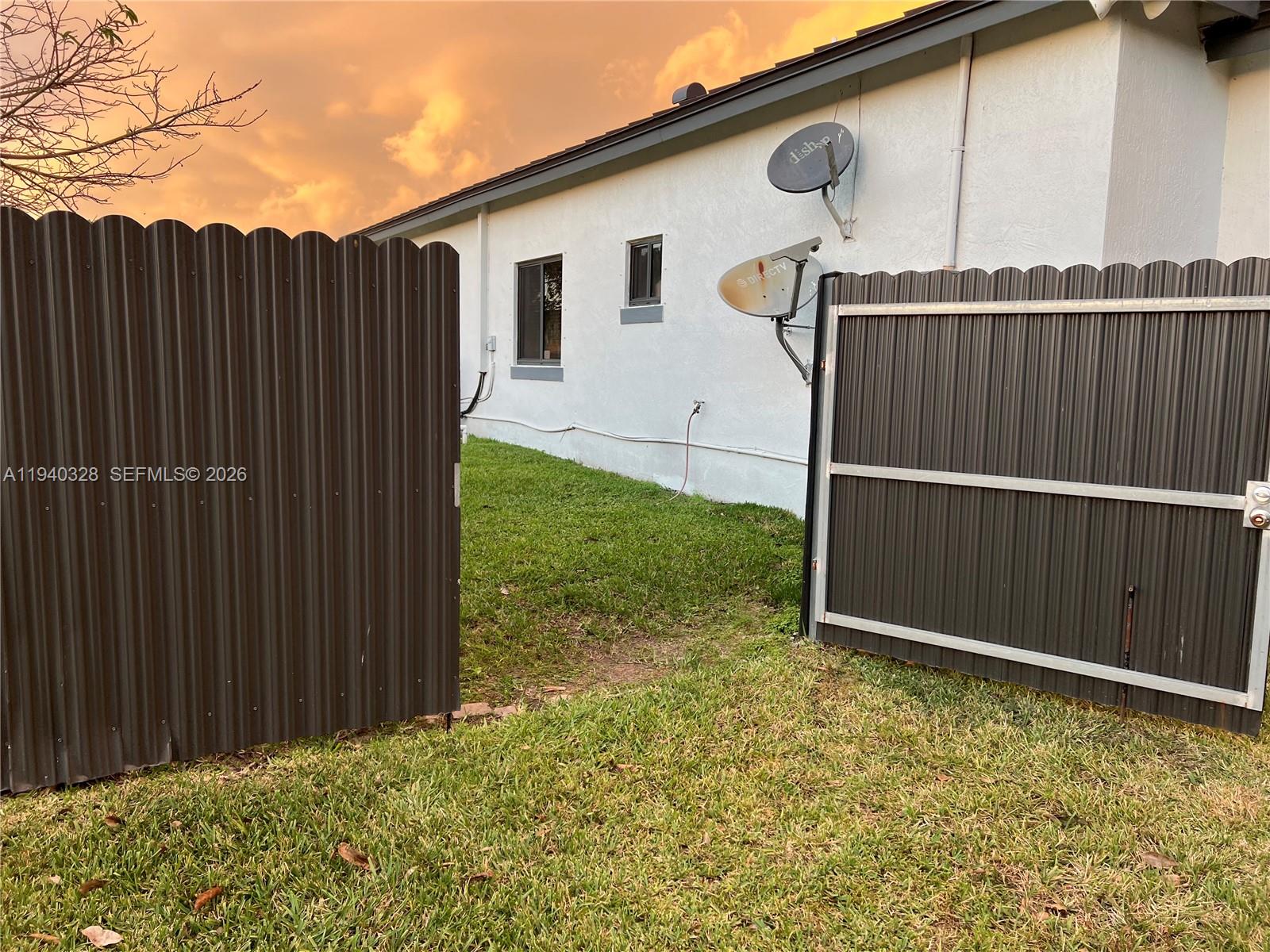 ESTATE MANSIONS - Residential