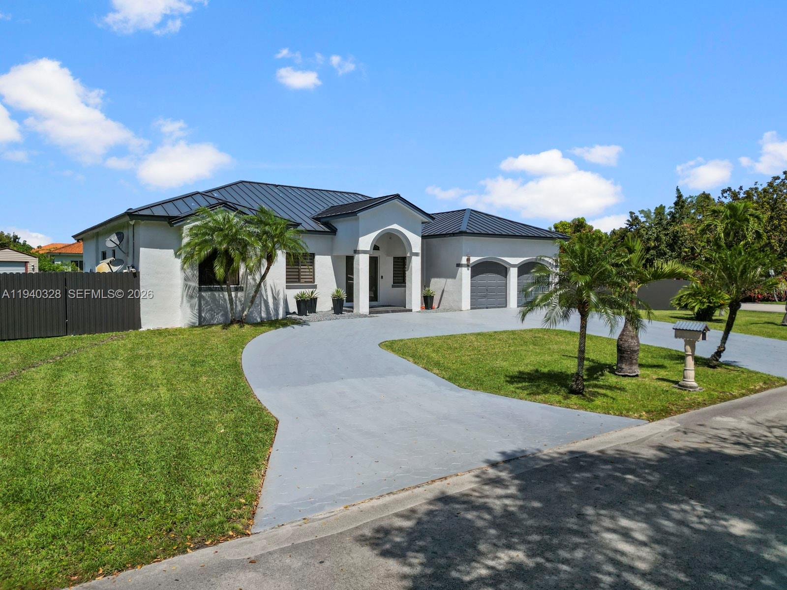 ESTATE MANSIONS - Residential