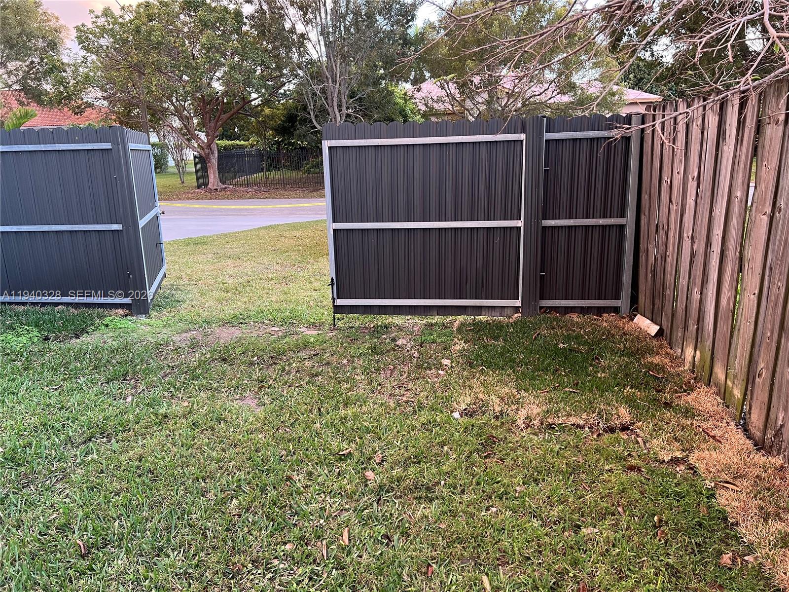 ESTATE MANSIONS - Residential