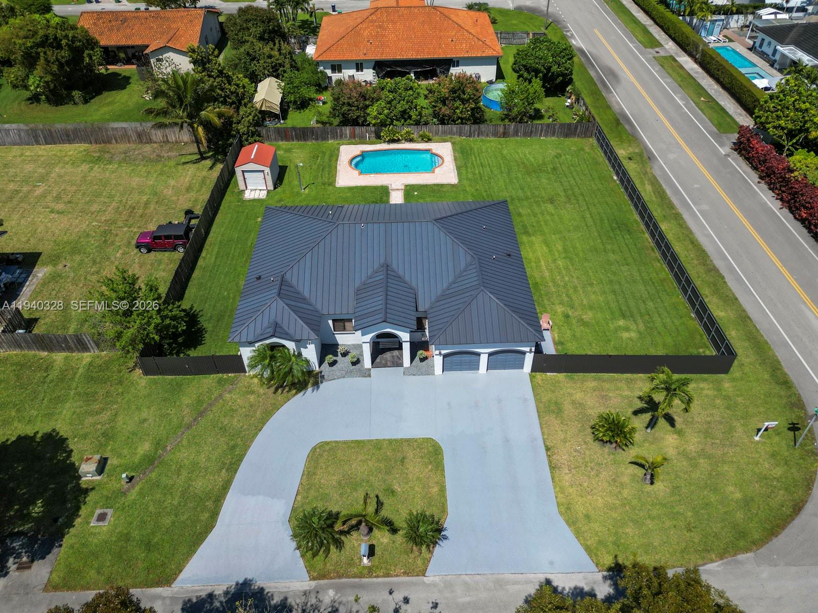 ESTATE MANSIONS - Residential