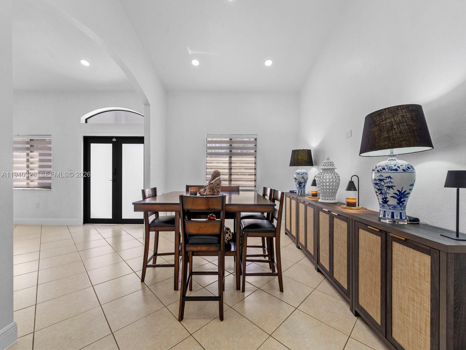 ESTATE MANSIONS - Residential