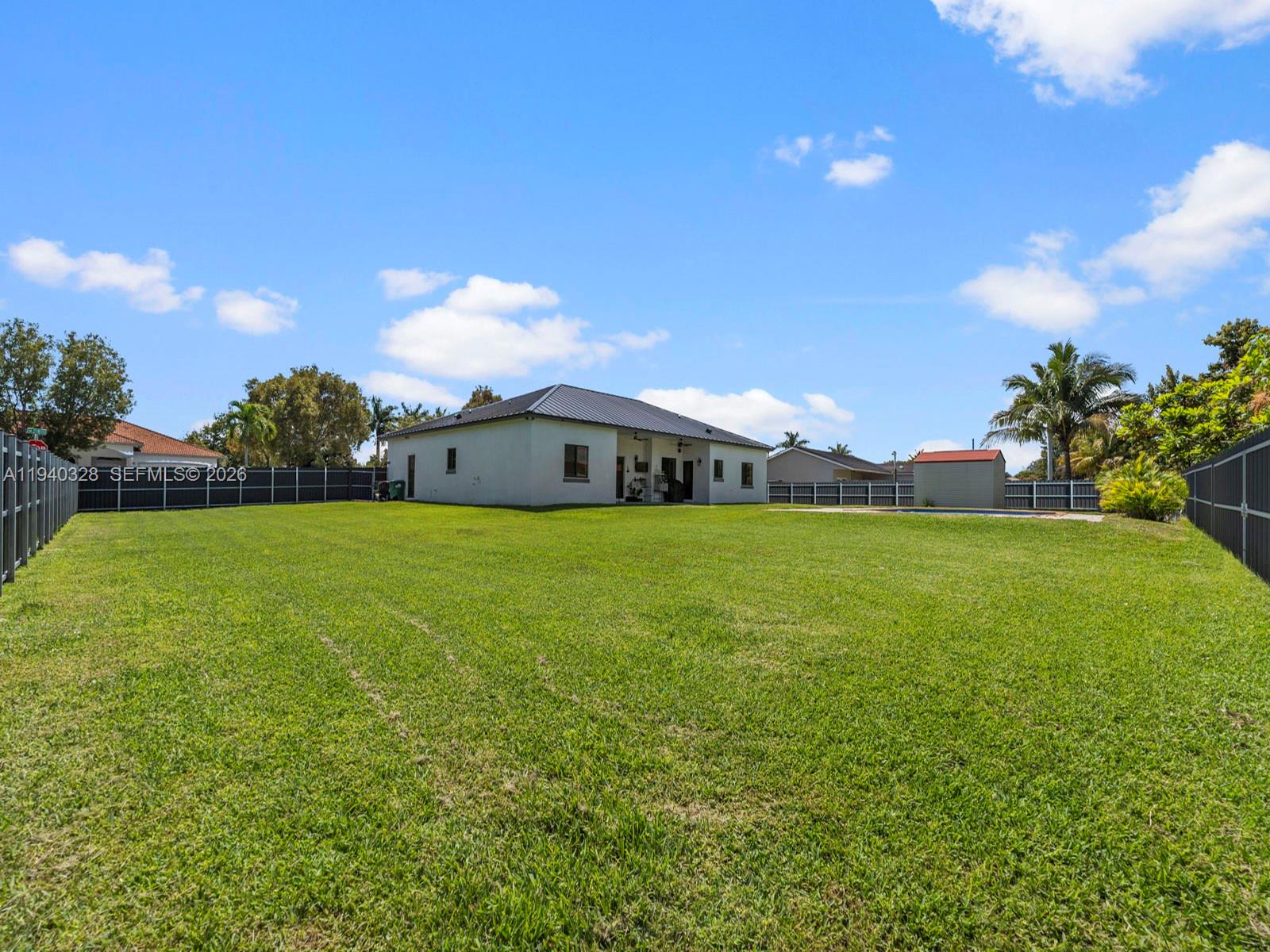 ESTATE MANSIONS - Residential