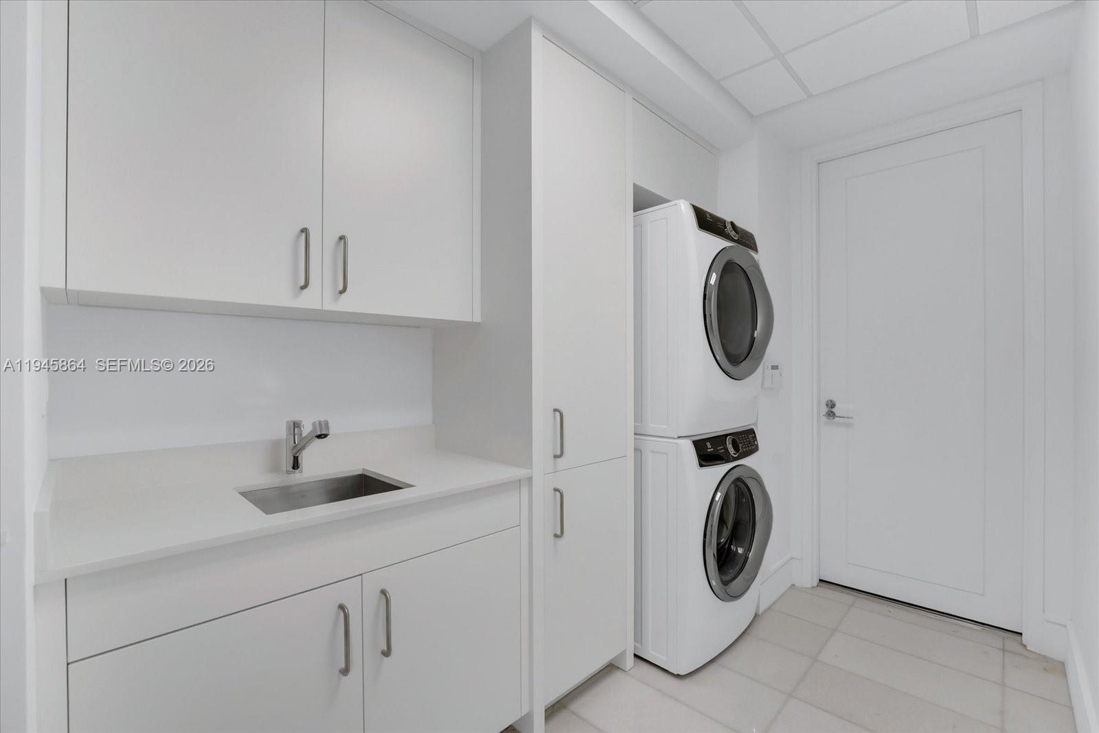 NORTH BISCAYNE BEACH AMEN - Residential