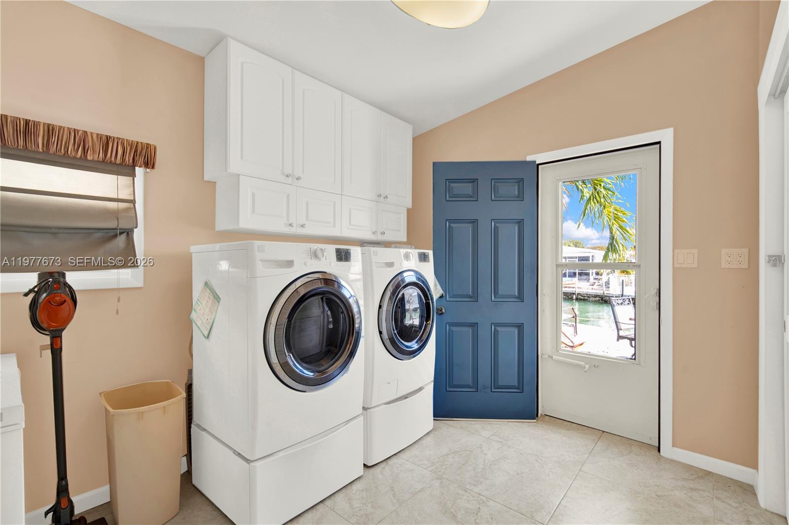 HARBOR ISLE - Residential