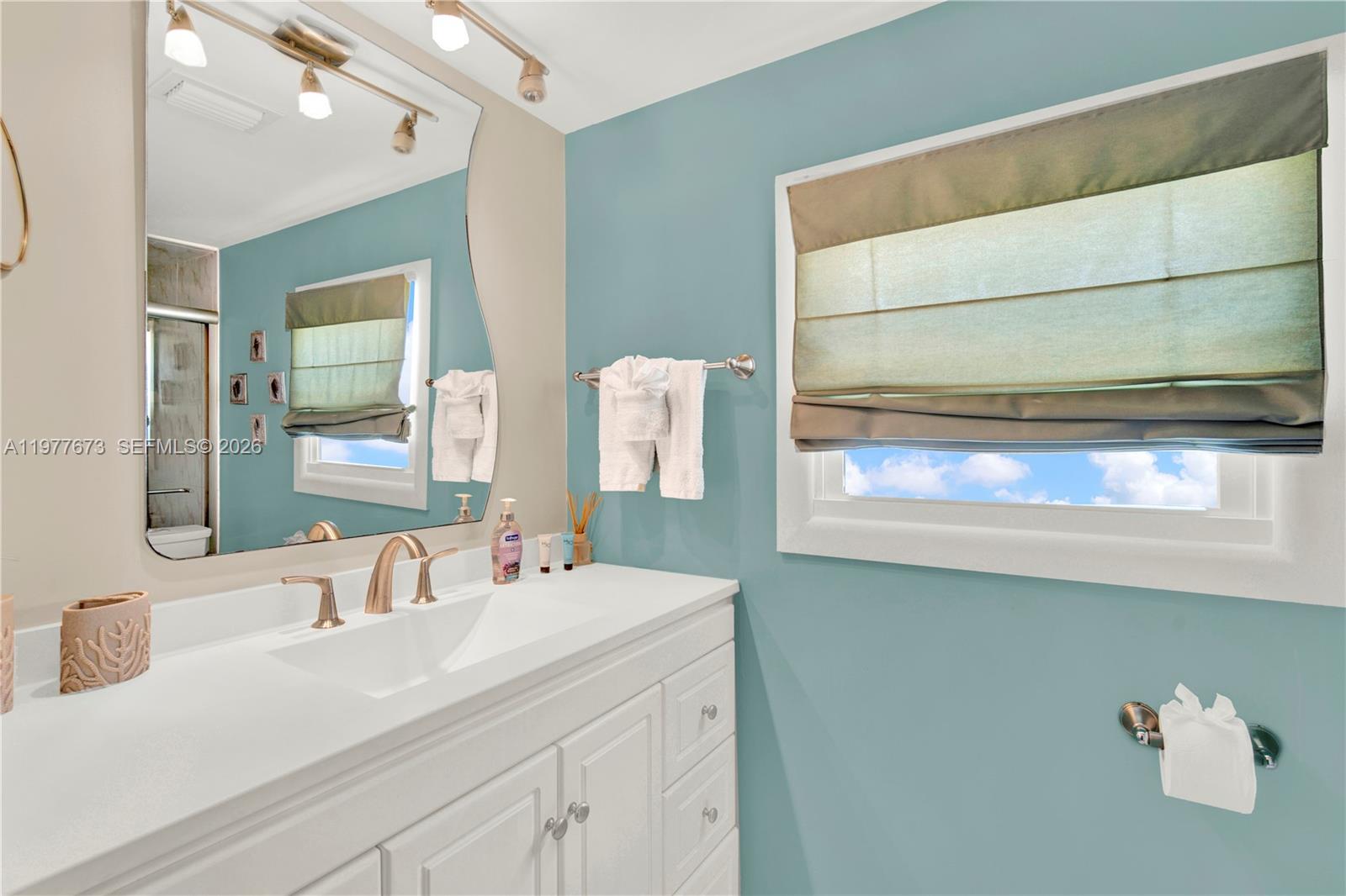 HARBOR ISLE - Residential