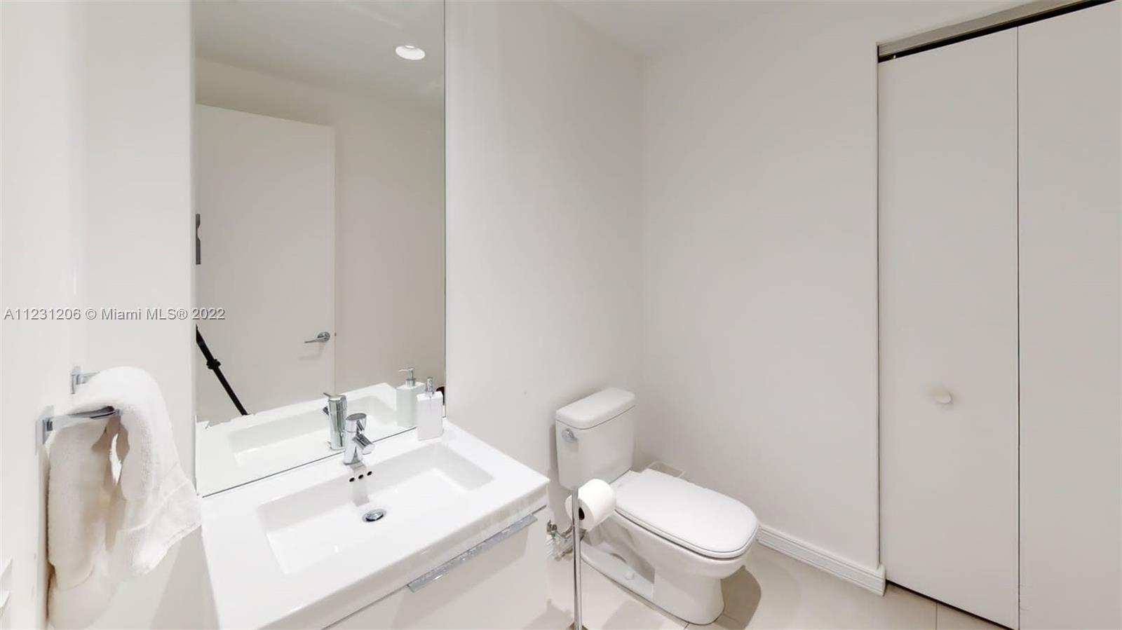 MARINA PALMS RESIDENCES N - Residential